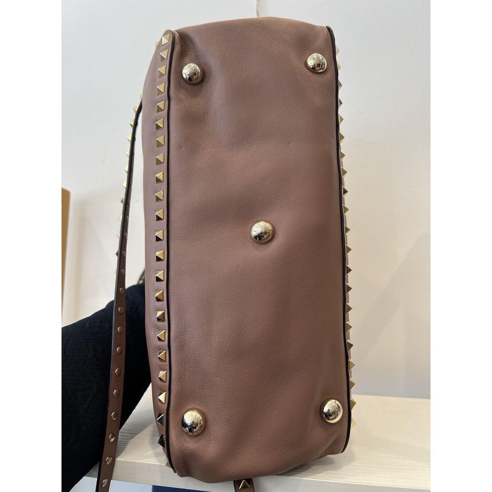 Valentino Valentino Garavani Vitello Rockstud Tote Pale Blush Poudre Size ONE SIZE - 5 Thumbnail
