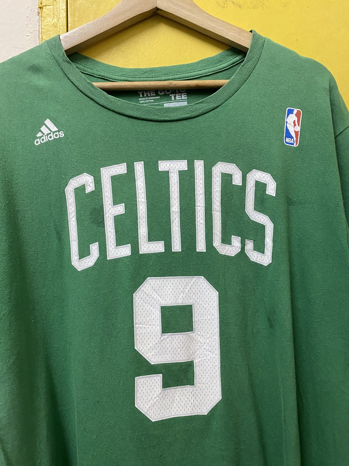 Adidas Adidas Celtics Tshirt Short Sleeve Crewneck Size US L / EU 52-54 / 3 - 3 Thumbnail