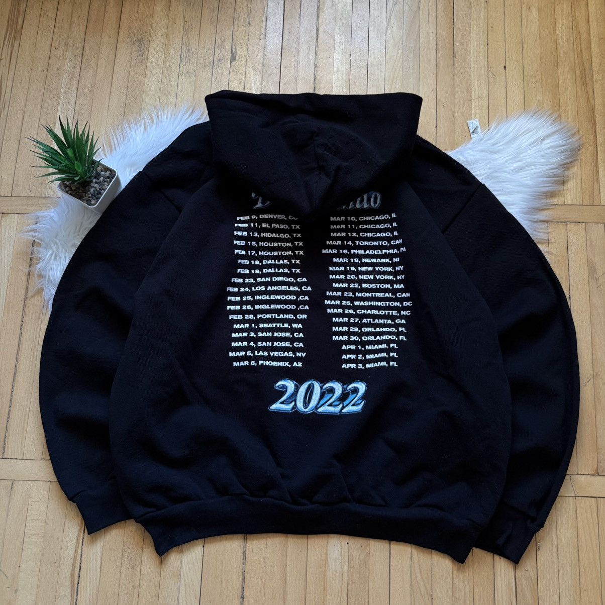 Band Tees 📌 Bad Bunny El Ultimo Tour Del Mundo Oversized Hoodie Size US XL / EU 56 / 4 - 6 Thumbnail