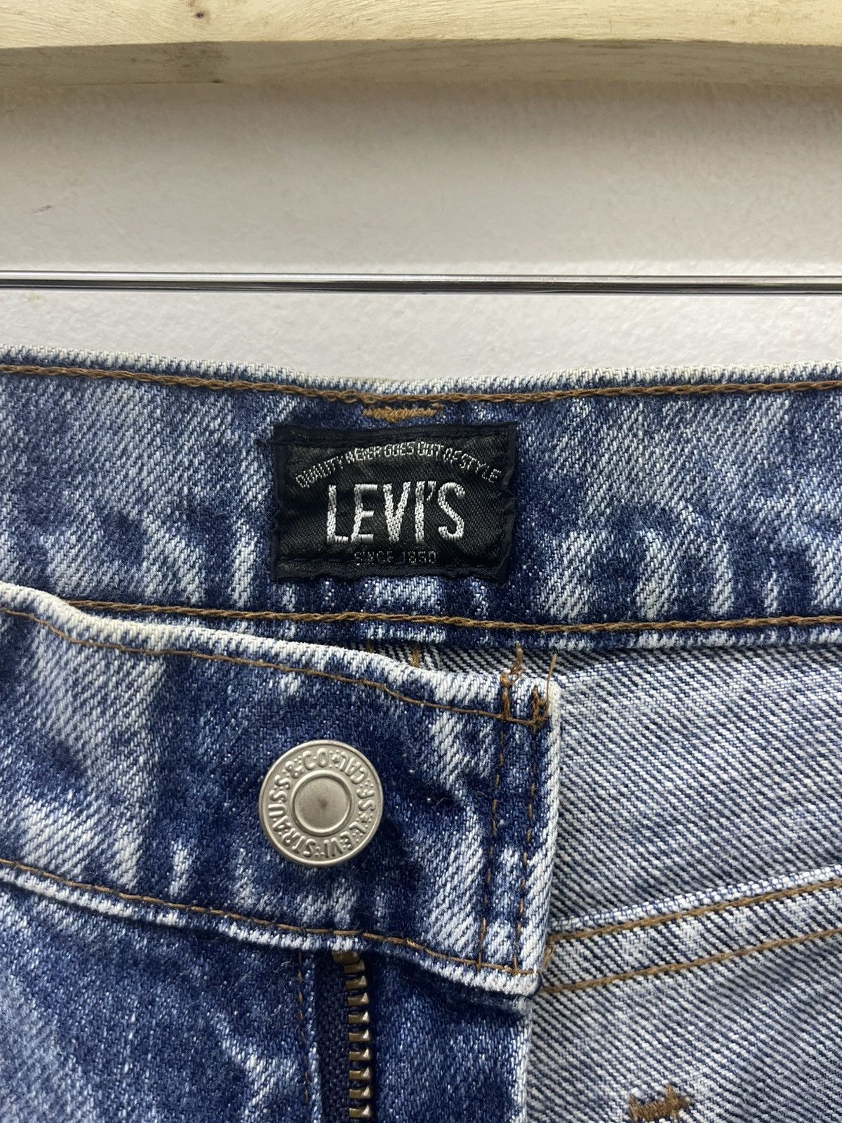 Levi's Vintage Clothing Rare Vintage LEVIS Big E Made in Japan Acid Washed Size US 31 - 14 Thumbnail