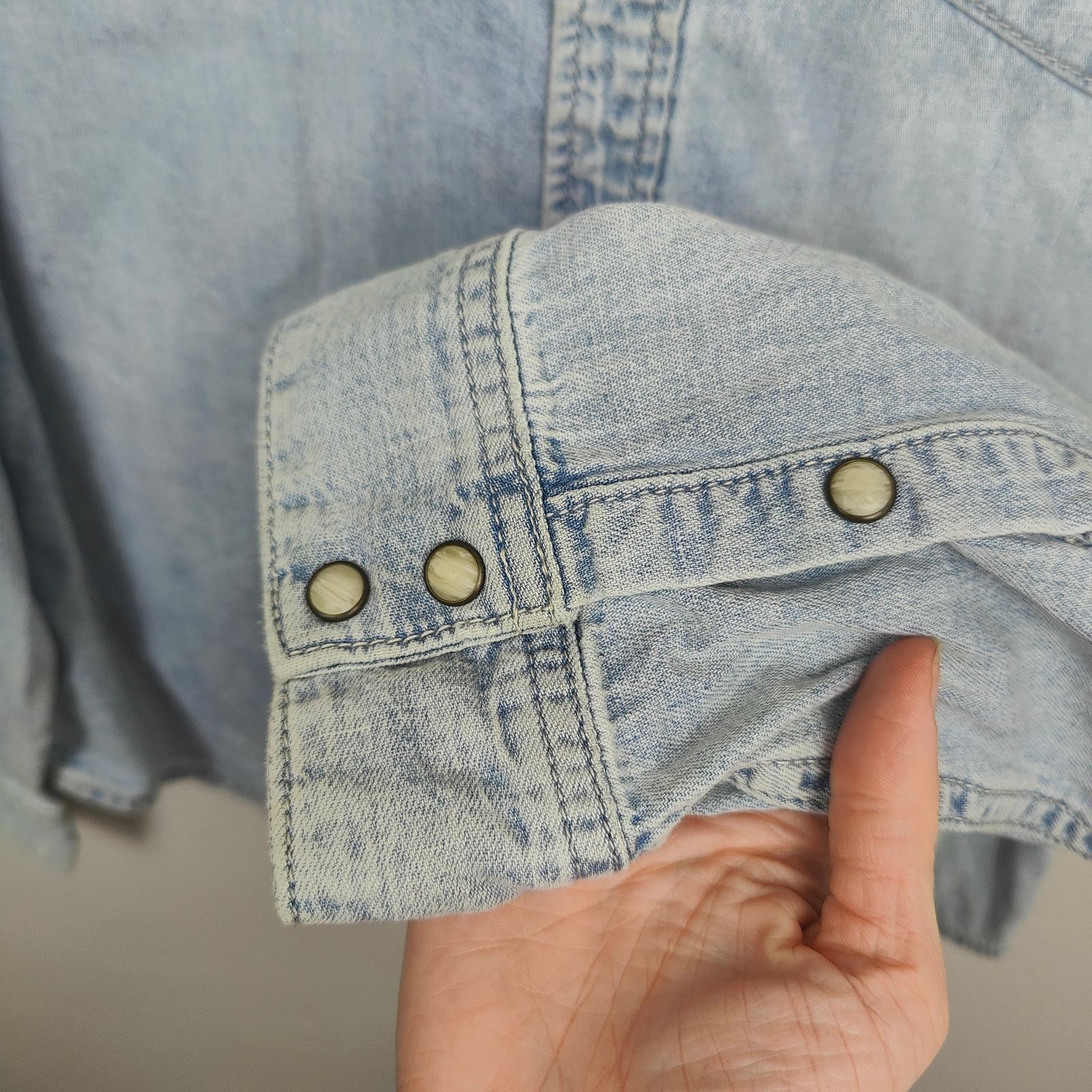 Guess Vintage Y2K Guess Denim Pearl Snap Shirt Mens Medium Size US M / EU 48-50 / 2 - 4 Thumbnail