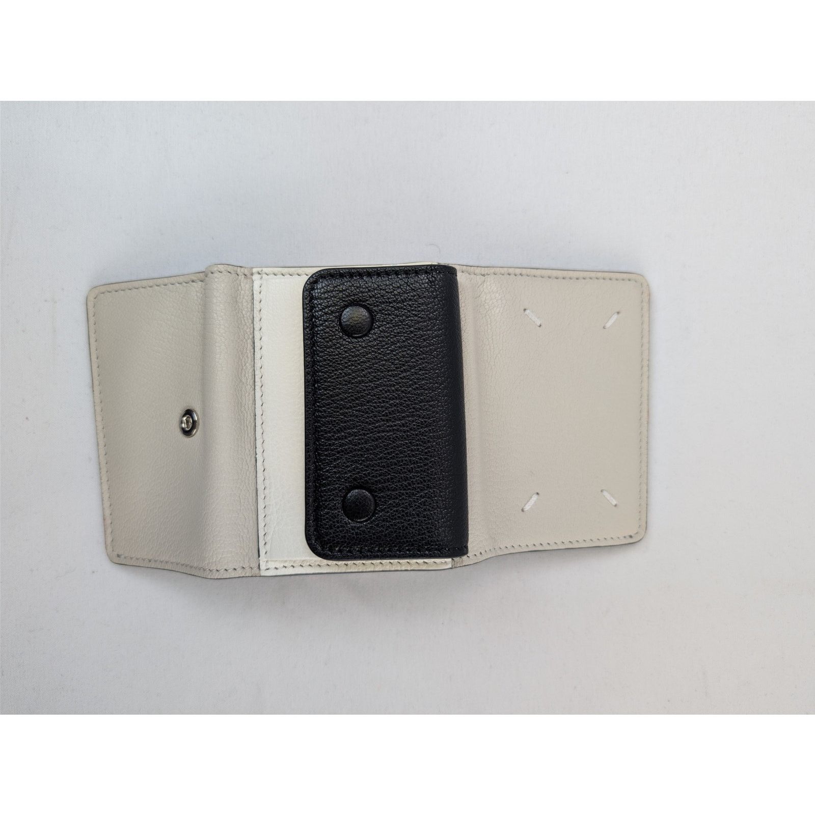 Maison Margiela o1rshd1 Size: OS / Leather Four-Stitch Clip Wallet Black Size ONE SIZE - 9 Thumbnail