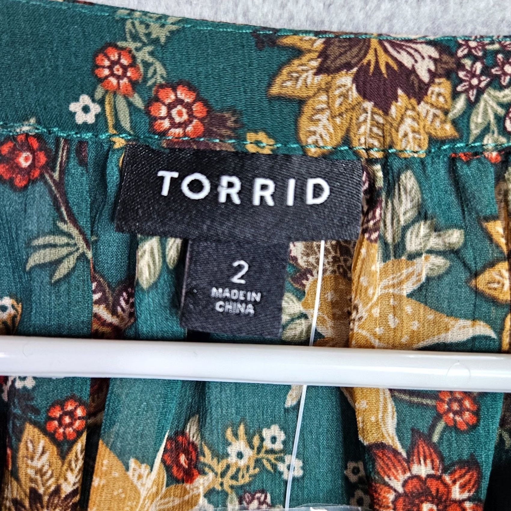 Torrid Torrid Blouse Top 2X Green Floral Chiffon Tie Front Peasant Shirt Womens Casual All Seasons Size XXL / US 16-18 / IT 52-54 - 3 Thumbnail