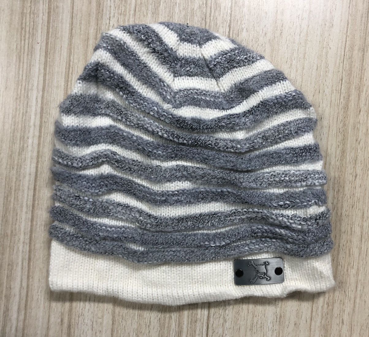 Oakley Vintage Oakley Metallic Logo Beanie Hat Size ONE SIZE - 1 Thumbnail