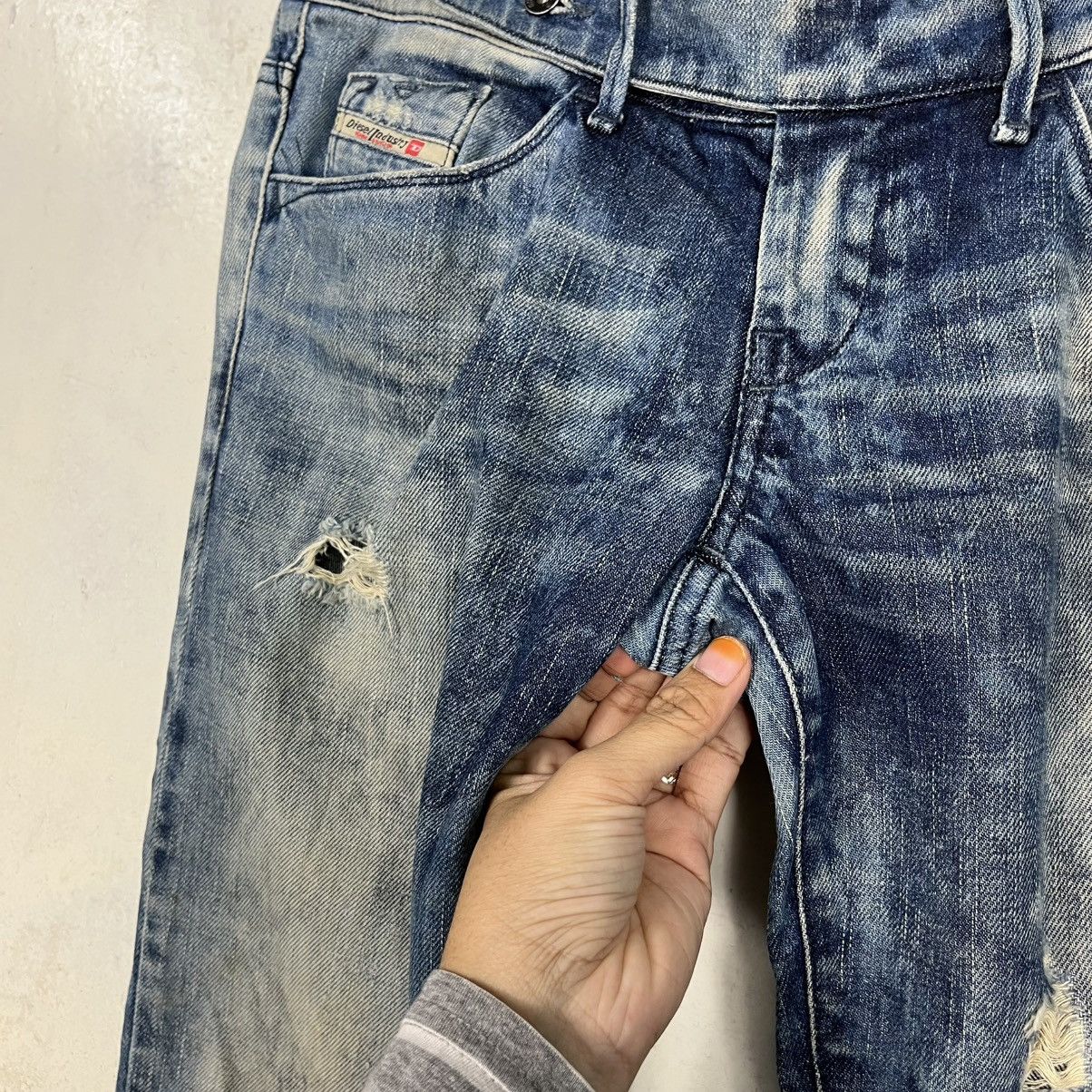 Diesel Vinatge Diesel Utility Distressed Denim Jeans Size US 32 / EU 48 - 8 Thumbnail