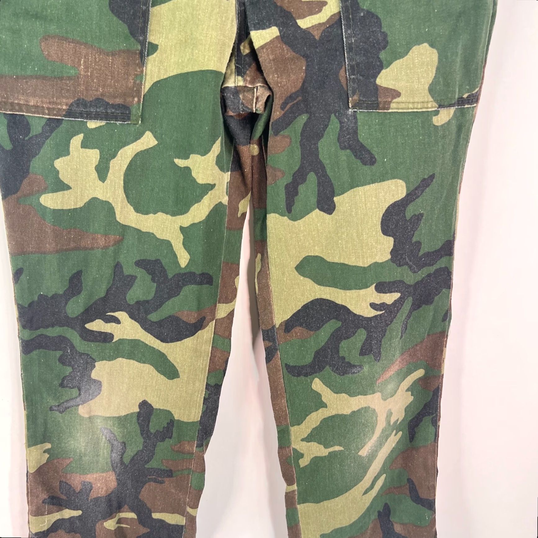 Vintage Womens Camouflage Flat Front Mid Rise Straight Leg Green Chino Pants Size 26X28 Size 26" / US 2 / IT 38 - 5 Thumbnail