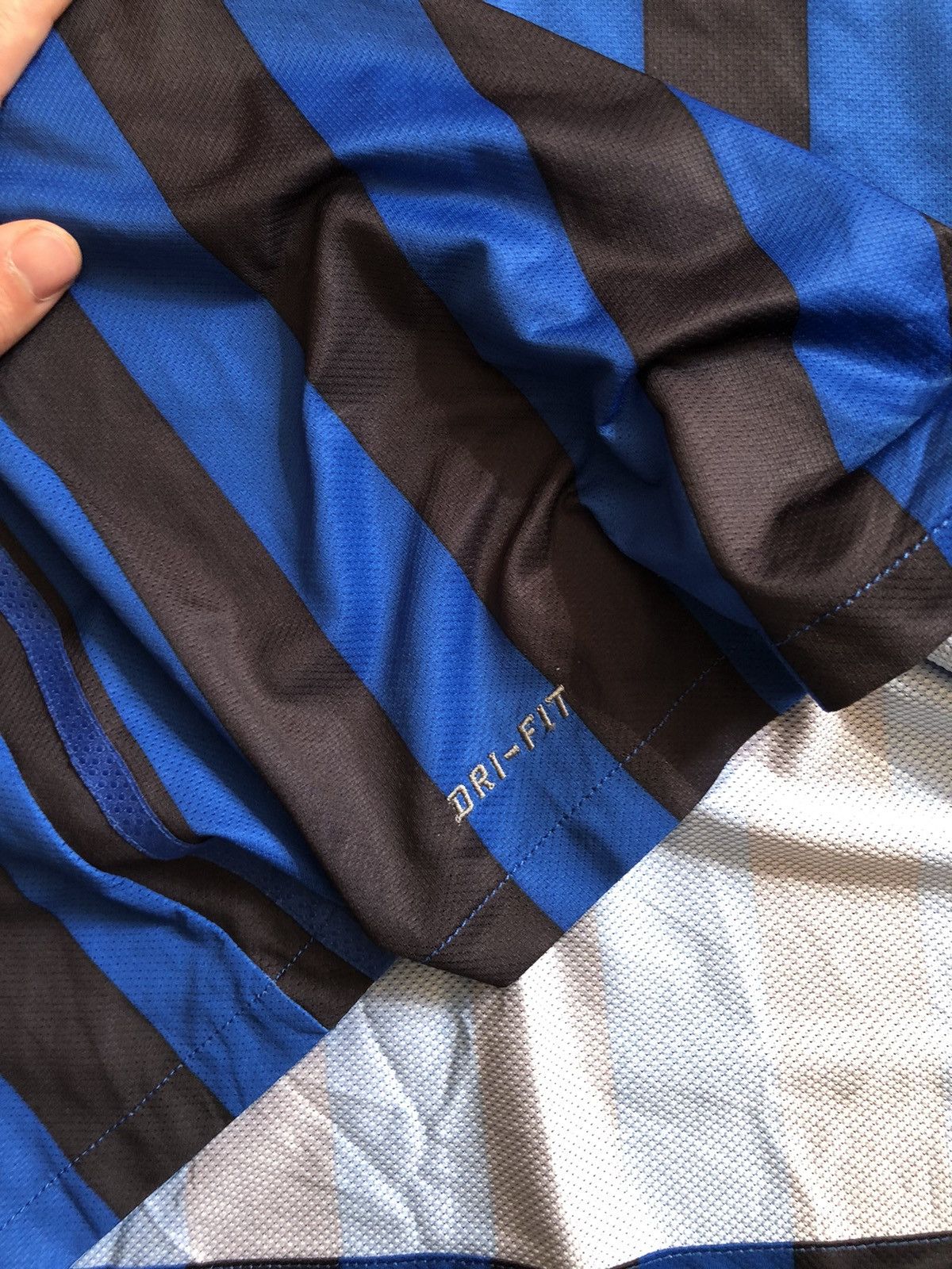 Nike INTER MILAN 2012 HOME FOOTBALL SHIRT SOCCER JERSEY NIKE Size US M / EU 48-50 / 2 - 12 Thumbnail