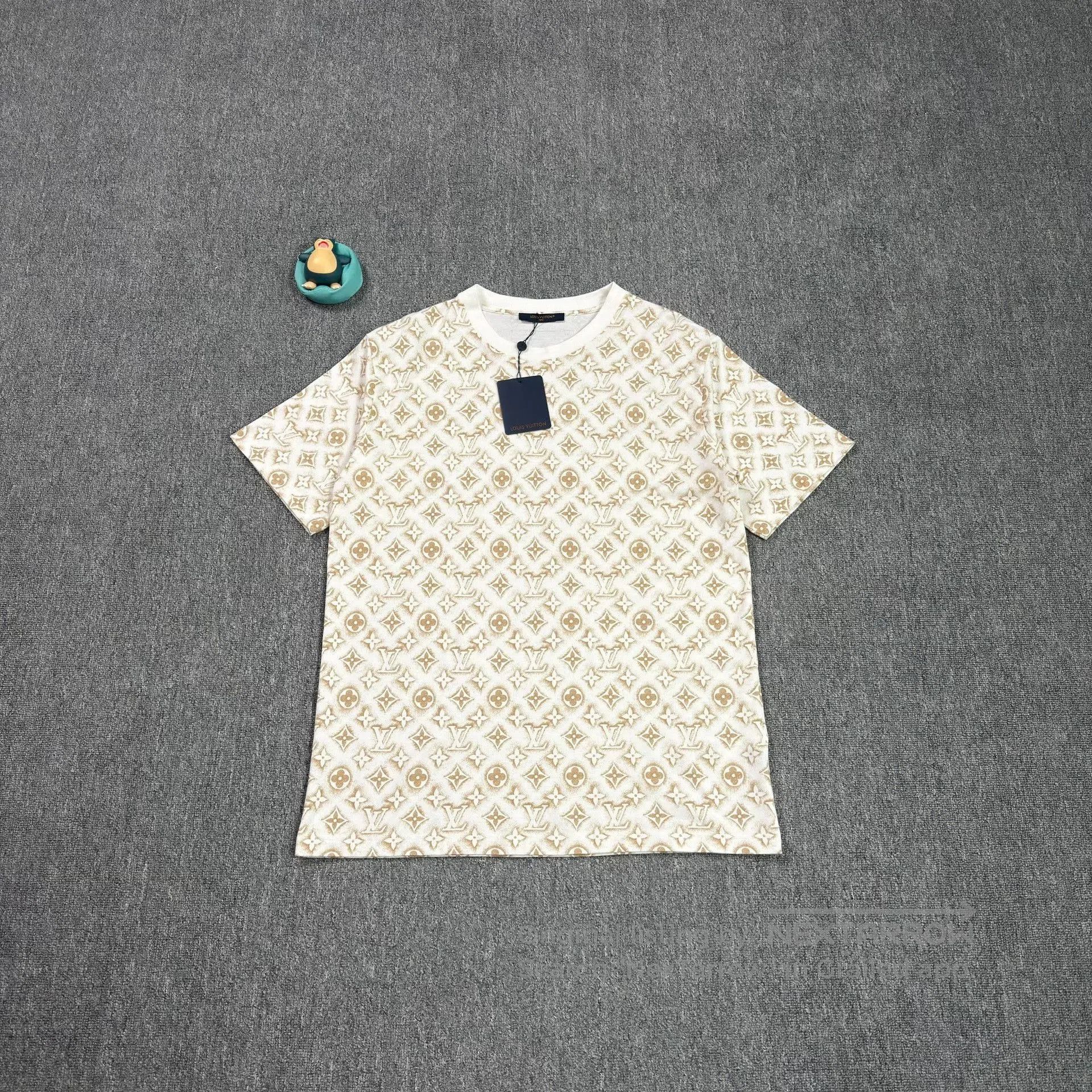 Louis Vuitton LV Beige All-Over Print Short-Sleeve. Size US XL / EU 56 / 4 - 1 Thumbnail