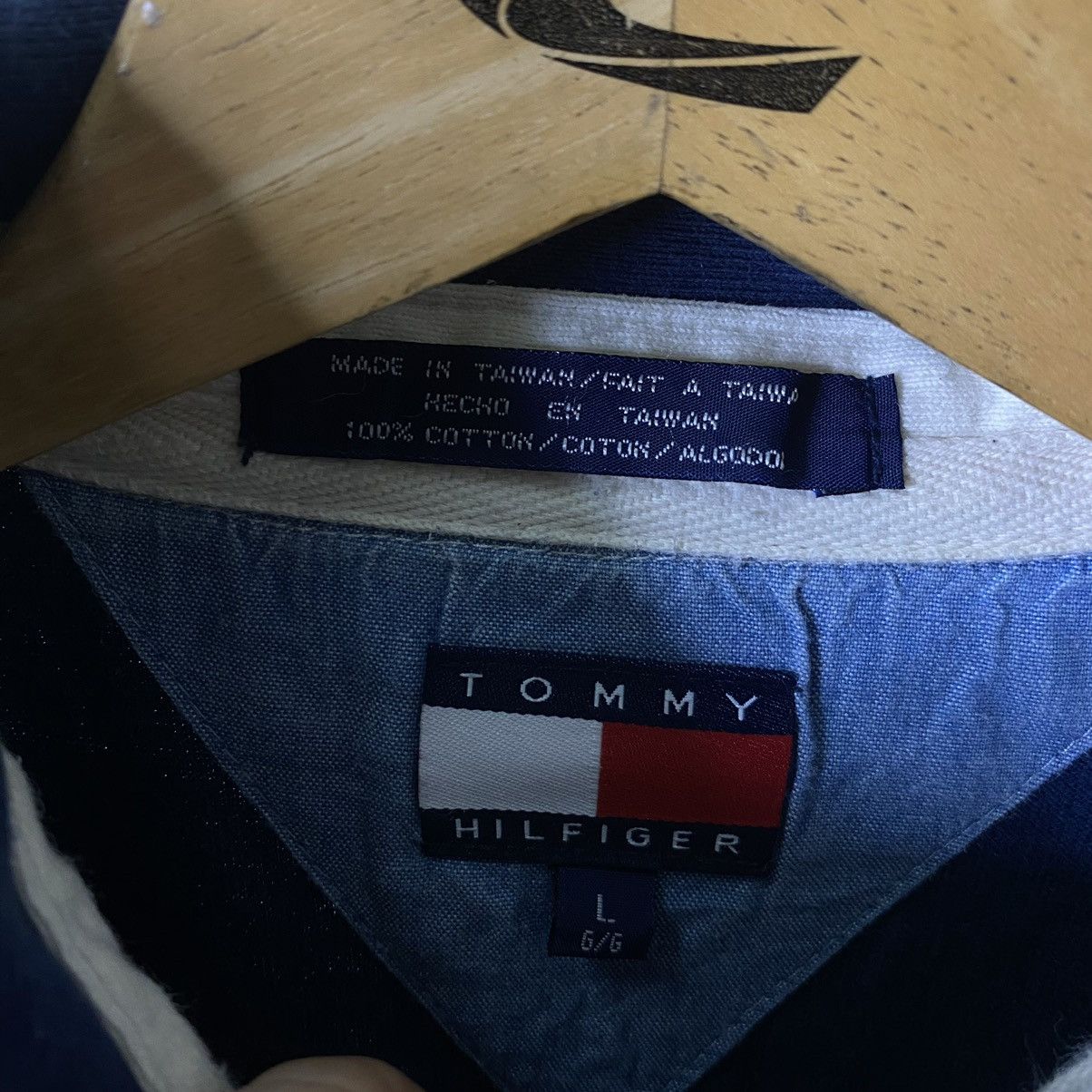 Tommy Hilfiger Vintage Tommy Hilfiger Half Zipper Polo Tee Size US L / EU 52-54 / 3 - 3 Thumbnail