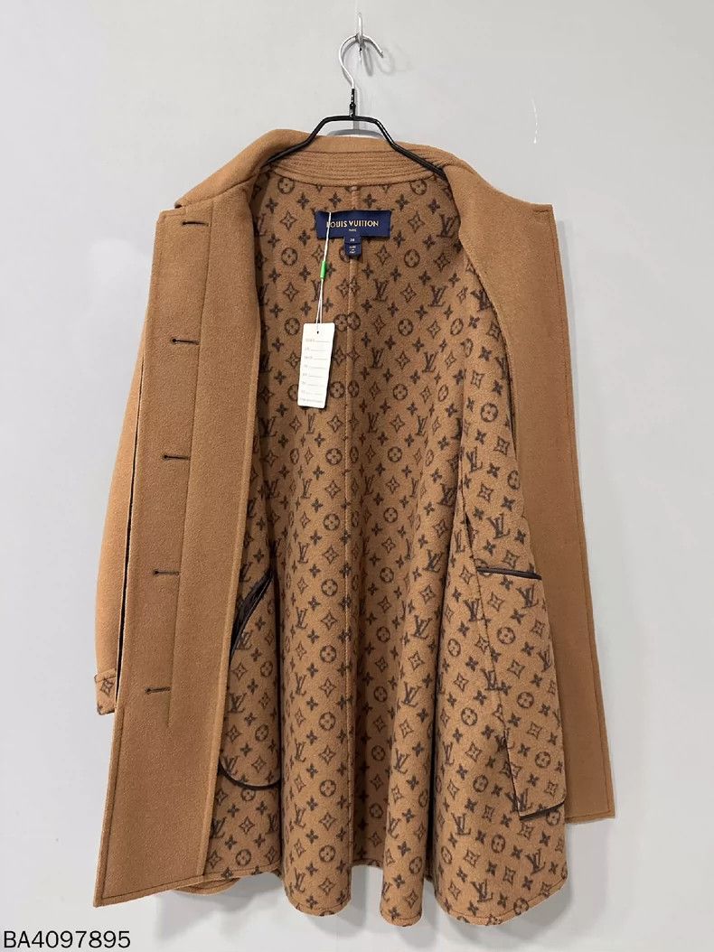 Louis Vuitton Louis Vuitton Caramel belted coat with full print inside co Size XS / US 0-2 / IT 36-38 - 3 Thumbnail