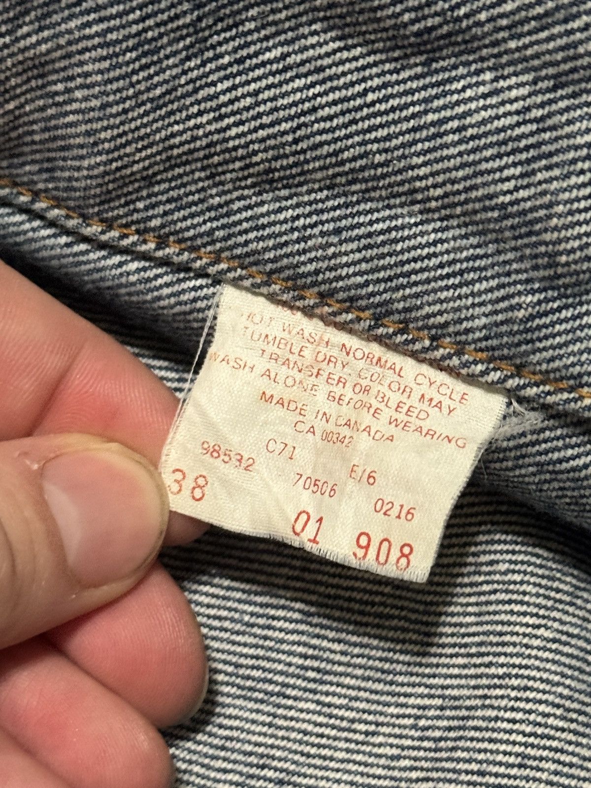 Levi's Vintage Clothing Vintage 90s Levi’s 70506 Denim Trucker Grunge Med 38 Jacket Size US M / EU 48-50 / 2 - 5 Thumbnail