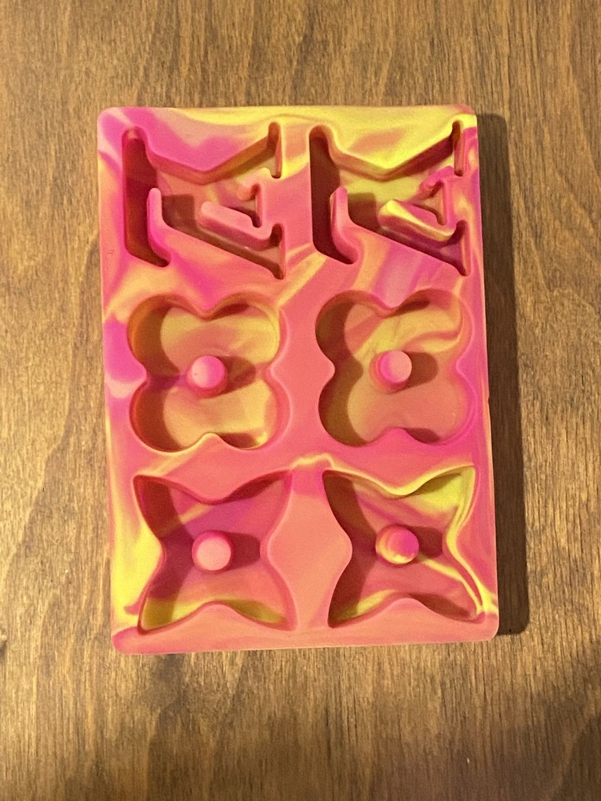 Imran Potato Imran potato monogram ice tray Size ONE SIZE - 1 Thumbnail