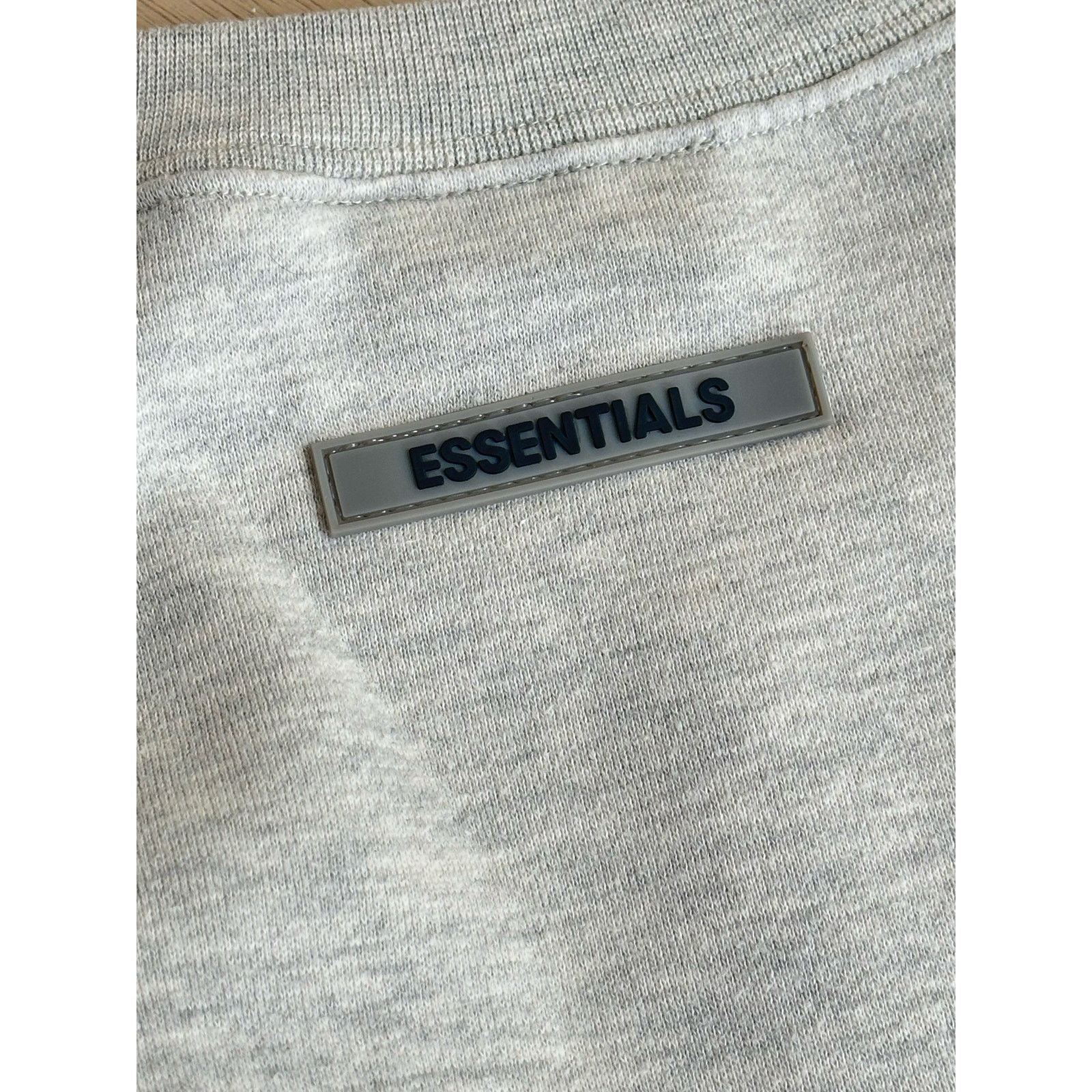 Fear of God Fear of God Essentials Crewneck Gray Crewneck - Size XS Size US XS / EU 42 / 0 - 7 Thumbnail