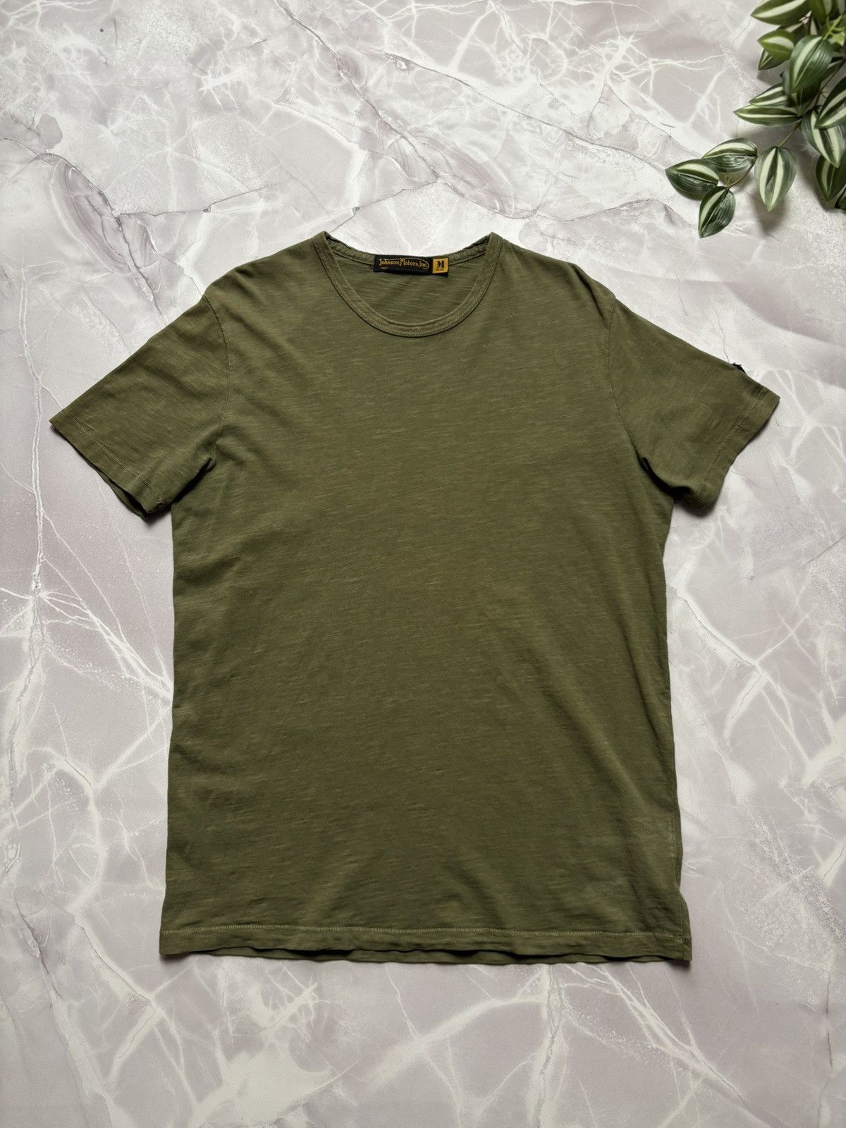 Johnson Motors Johnson Motors Blank Crew Neck Basic T-Shirt USA Made Olive Size US M / EU 48-50 / 2 - 1 Thumbnail