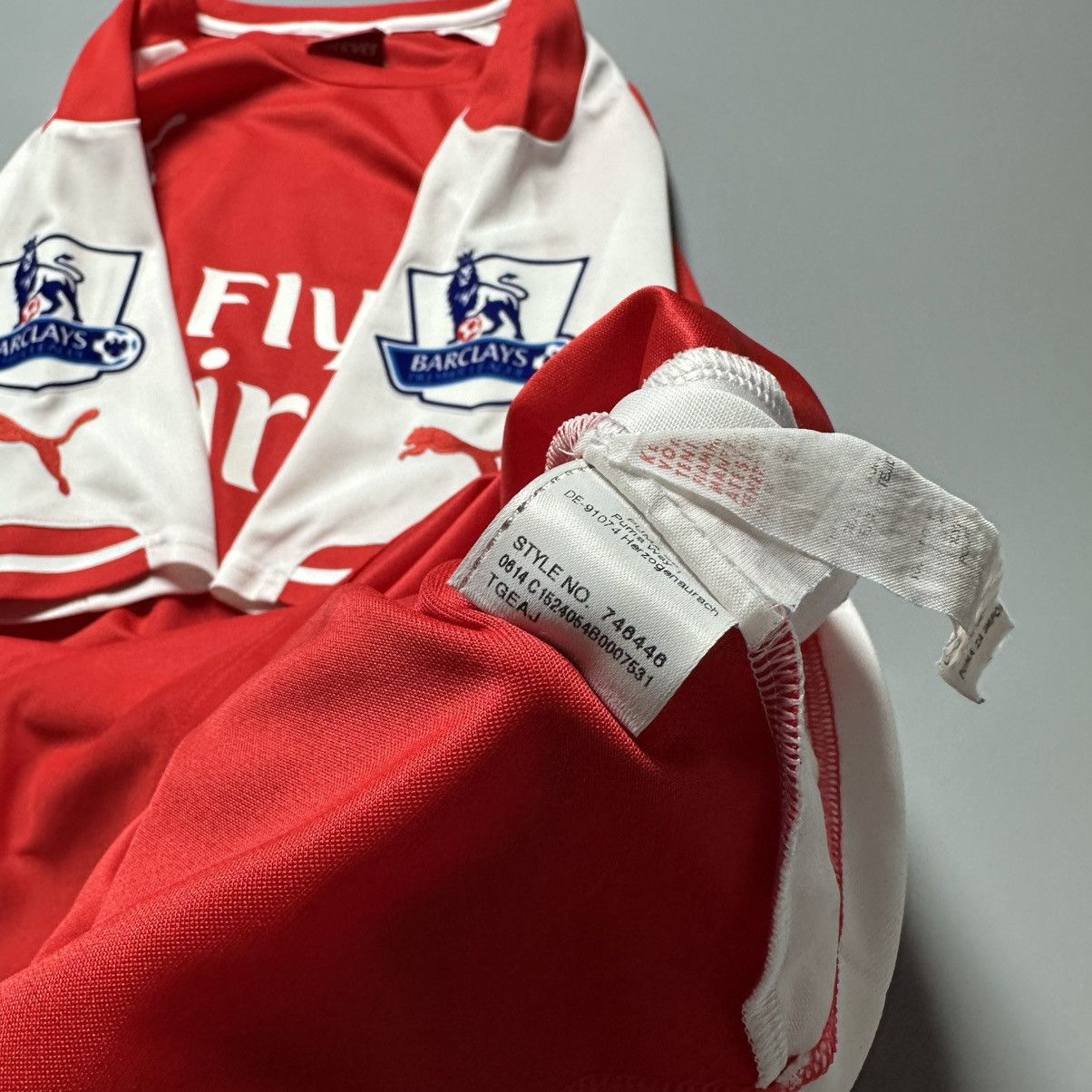 Puma ARSENAL PUMA 2014/2015 FOOTBALL SOCCER HOME JERSEY #11 OZIL Size US M / EU 48-50 / 2 - 14 Thumbnail