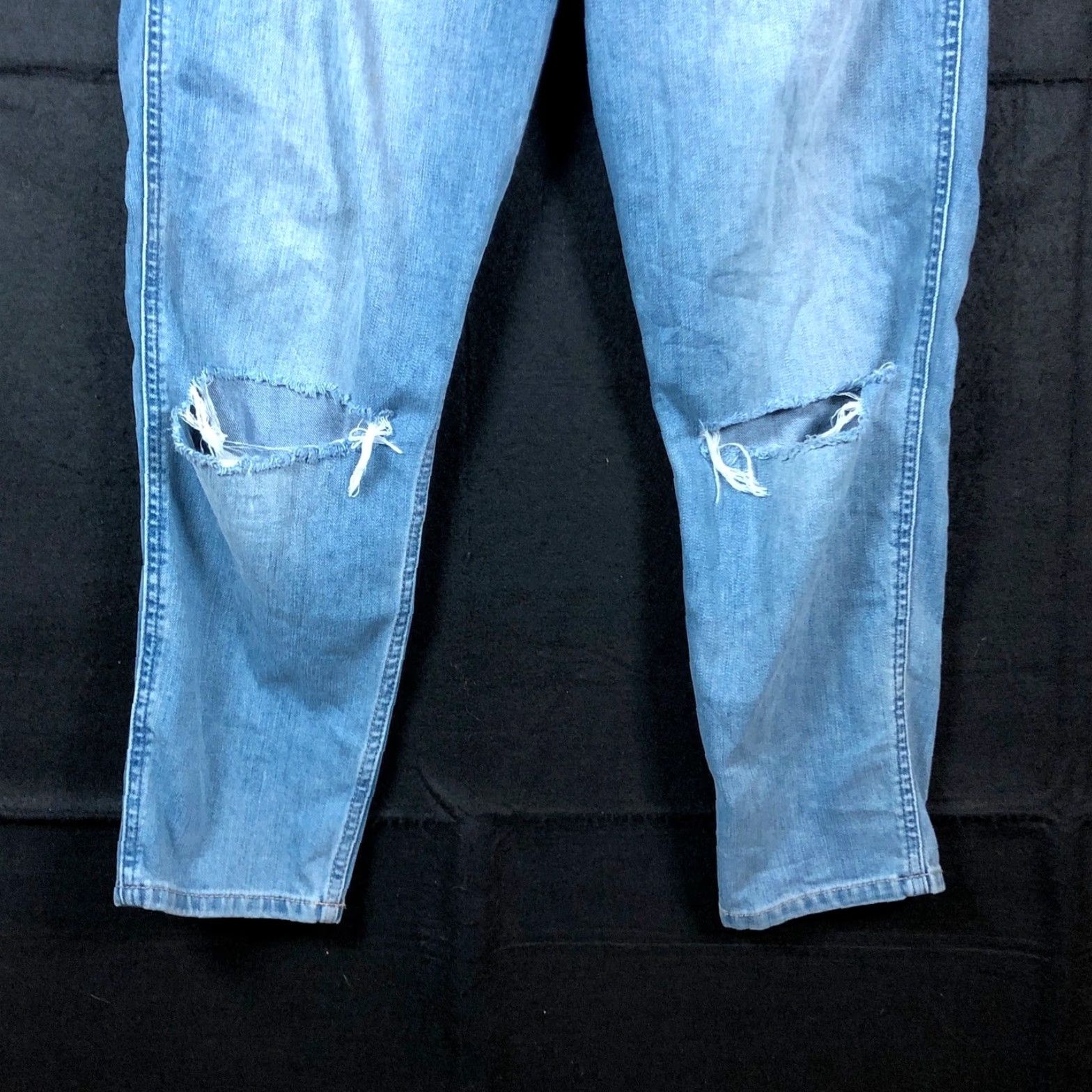 Abercrombie & Fitch Abercrombie & Fitch Womens Jeans Blue Denim High Rise Distressed 10 Straight 5-Pocket Baggy Relaxed Womens Jeans Blue Denim High Rise Distressed 10 Size 32" / US 10 / IT 46 - 3 Thumbnail