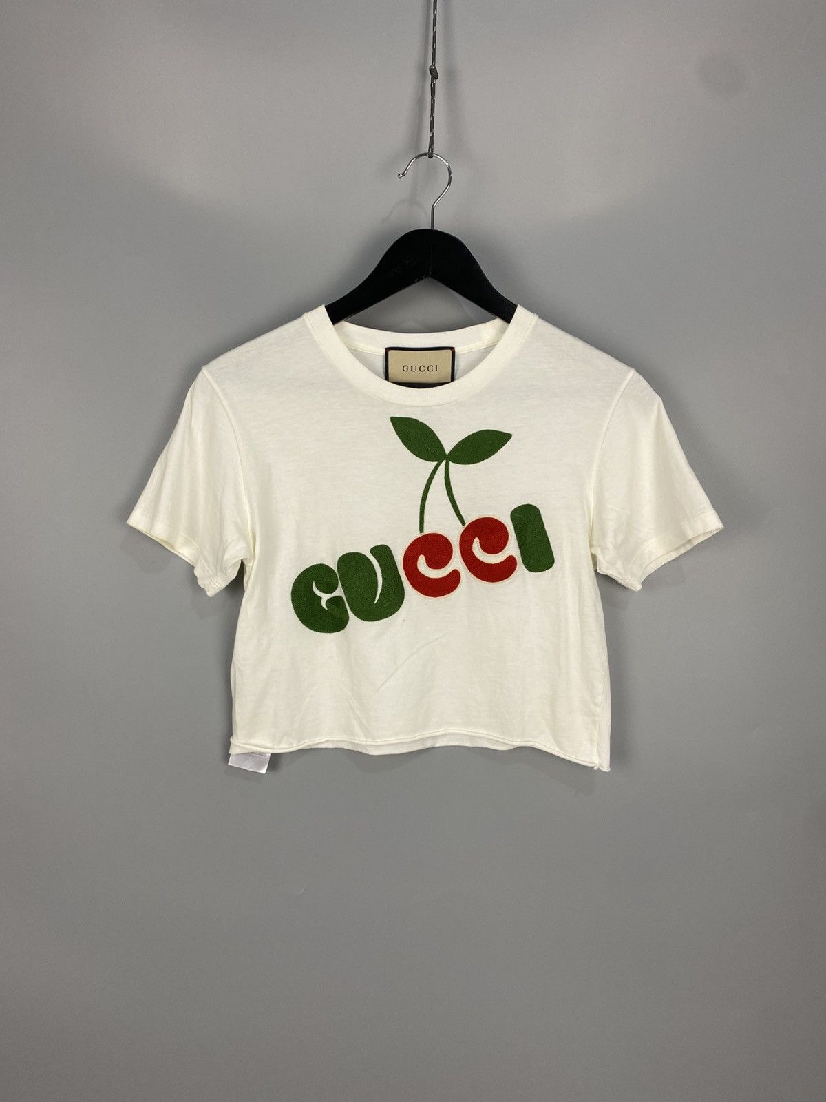 gucci cherry aplique crop