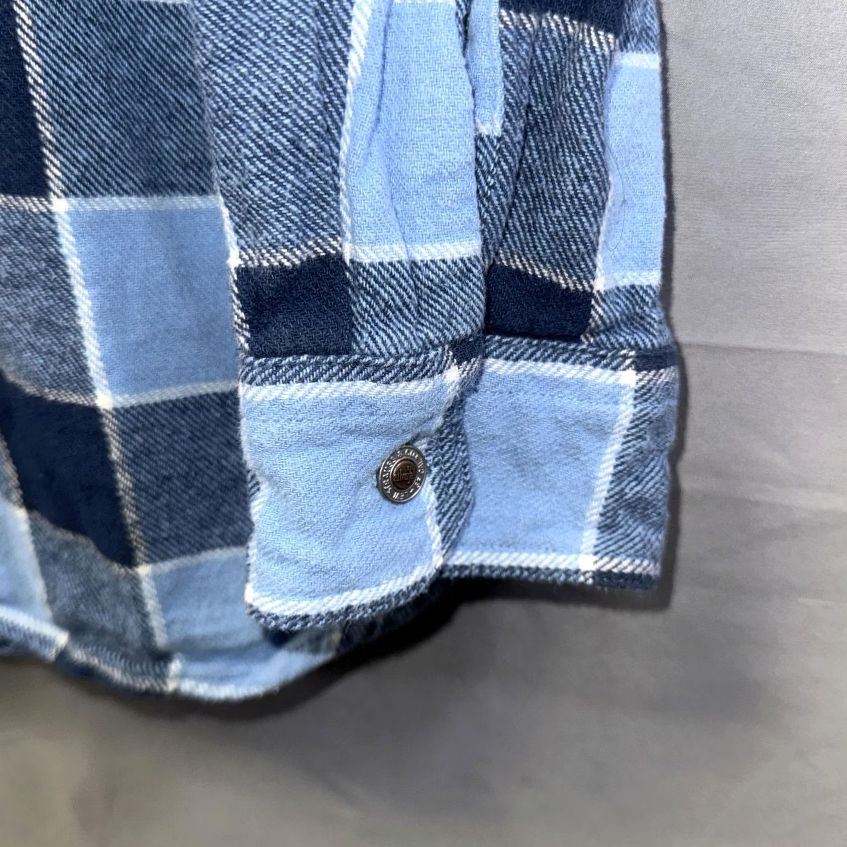 Levi's VINTAGE Levi's SilverTab Shirt Mens L Blue Plaid Flannel Oversized Snap Front Cotton Size US L / EU 52-54 / 3 - 3 Thumbnail
