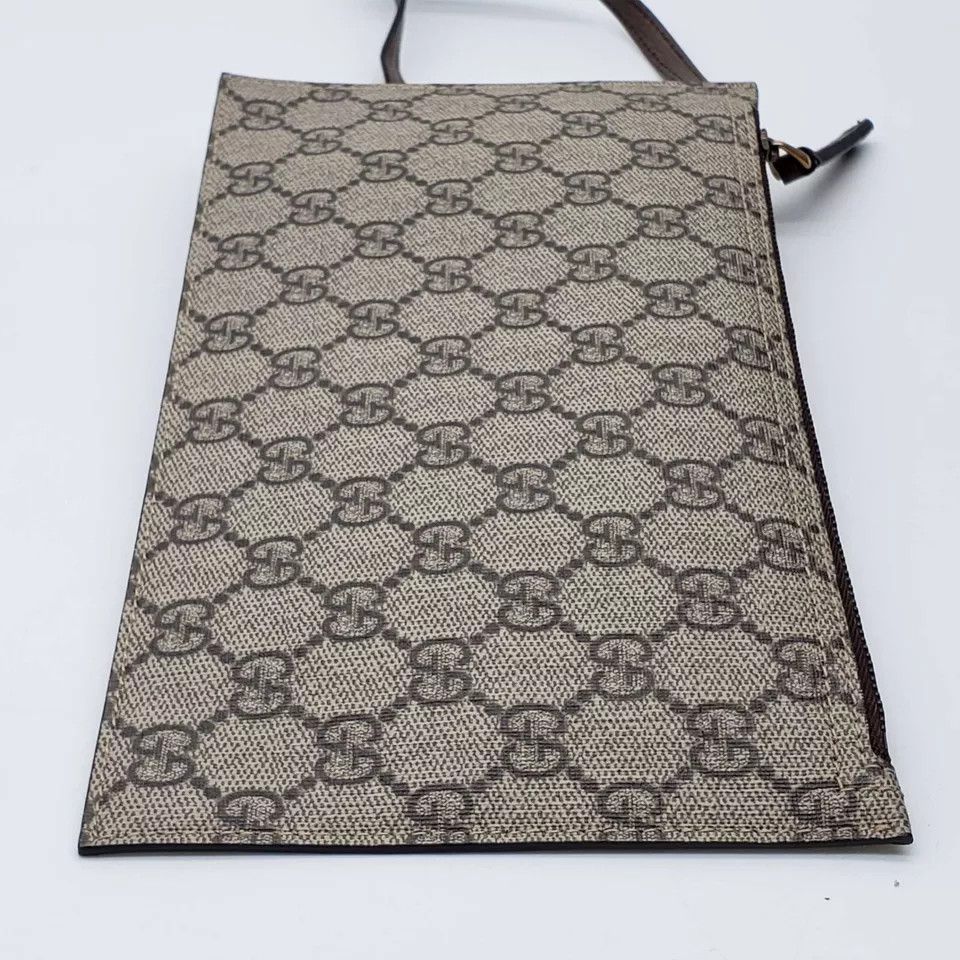 Gucci 100% Authentic Gucci Pouch/Wristlet Canvas Bag Size ONE SIZE - 5 Thumbnail