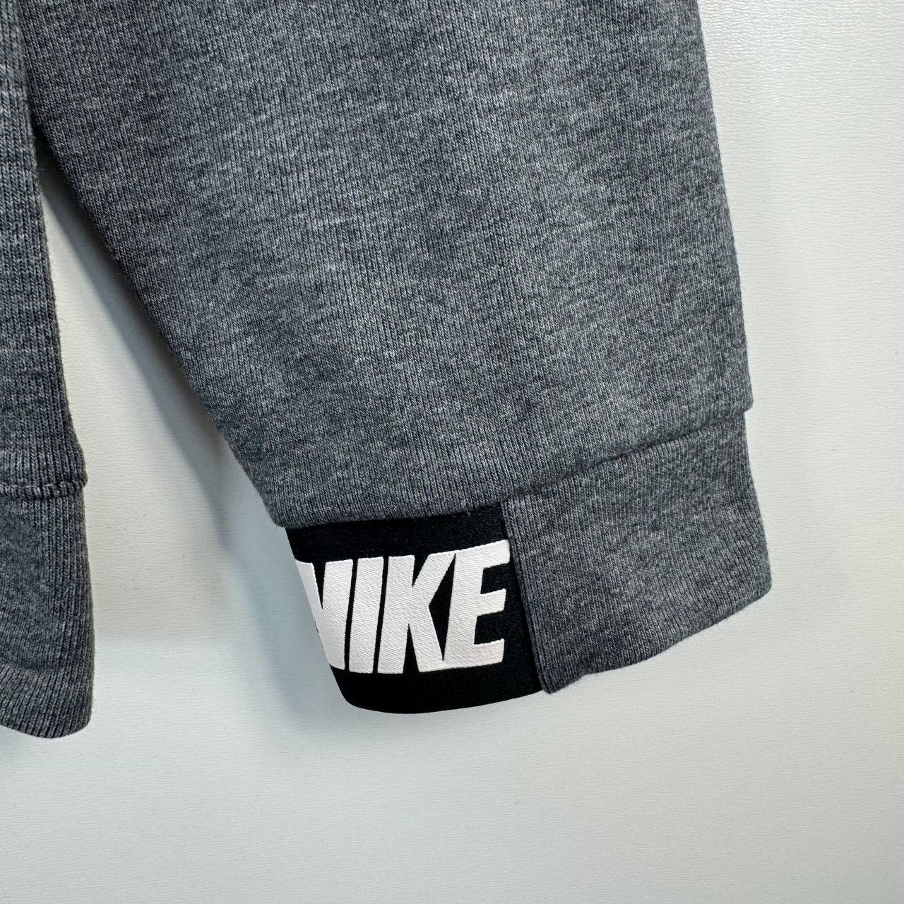 Nike Nike Sportswear Grey Black Crewneck Sweatshirt Pullover S Size US S / EU 44-46 / 1 - 5 Thumbnail