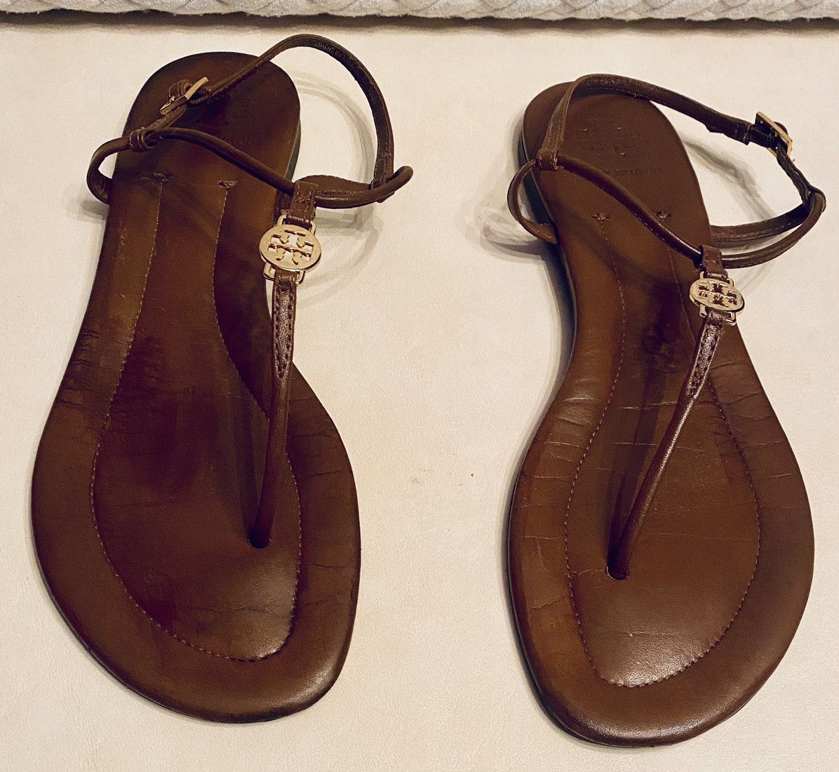 Tory Burch Tory Burch Brown Logo Coin T-Strap Leather Emmy Sandals 10.5 Size US 10.5 / IT 40.5 - 4 Thumbnail