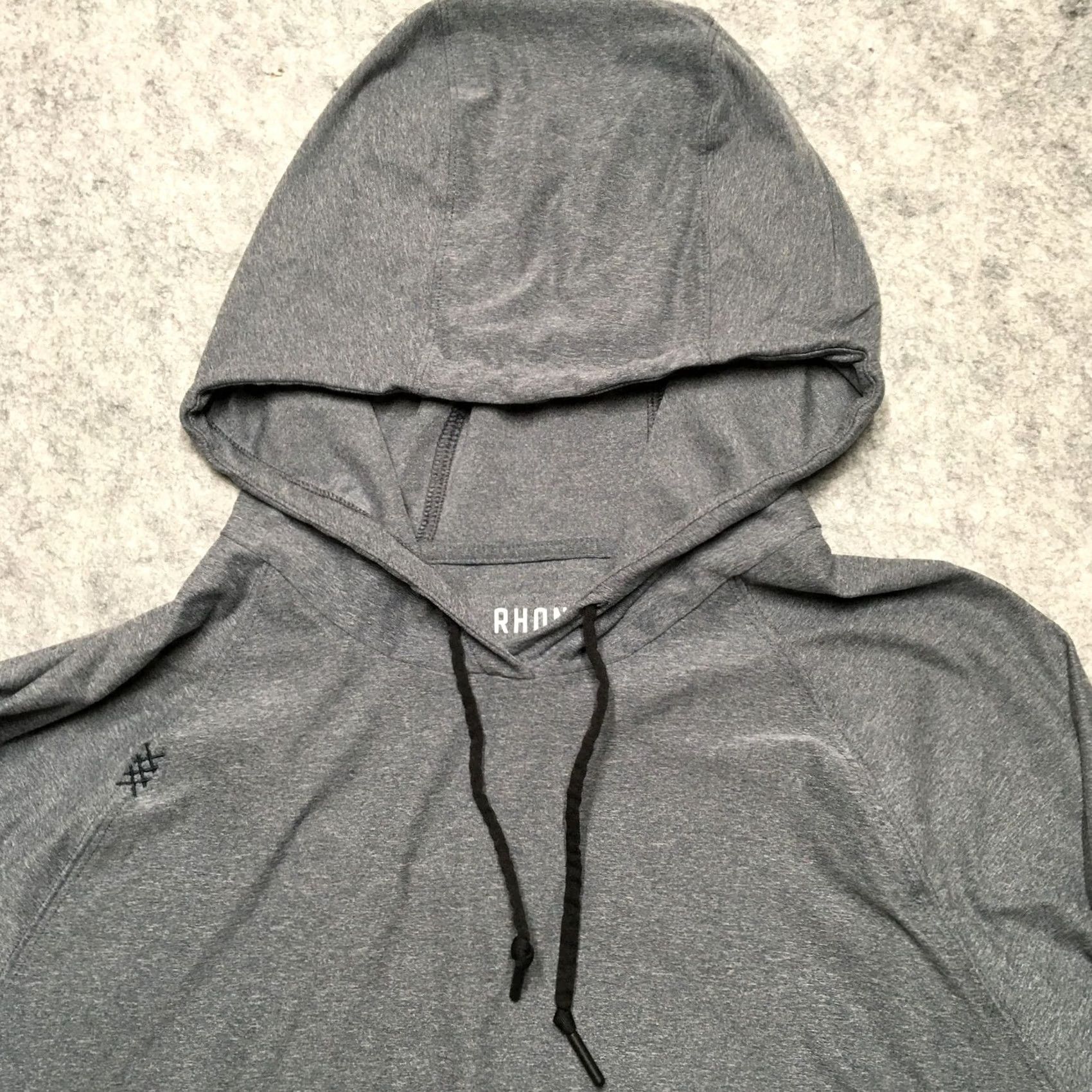 Rhone Rhone Mens Gray Long Sleeve Hooded Lightweight Performance Shirt Shirt Pullover Activewear Tagless Gym Training L Mens Gray 90s Size US L / EU 52-54 / 3 - 3 Thumbnail