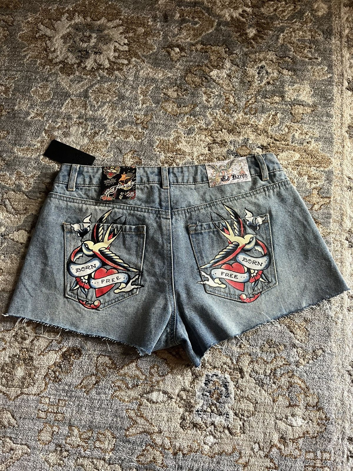 Ed Hardy BORN FREE MINI SHORTS Size 28" / US 6 / IT 42 - 1 Thumbnail