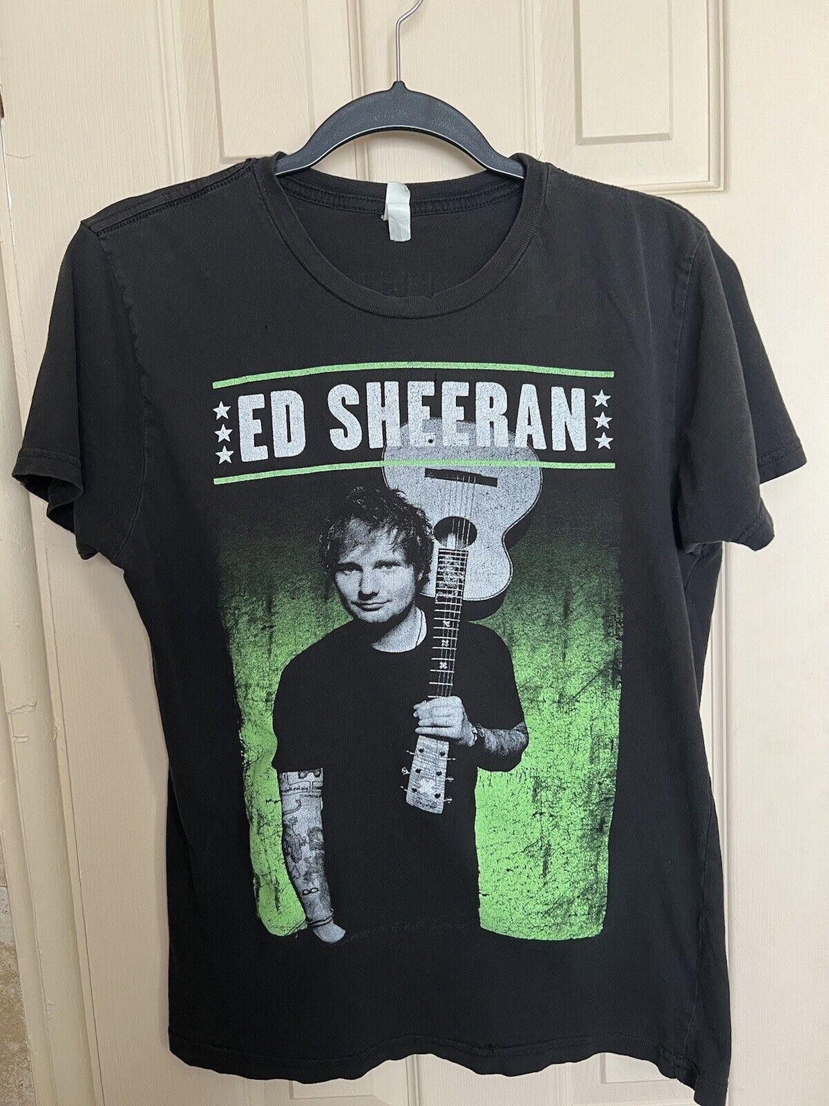 Designer 2 Ed Sheeran Shirts Men’s Small Size US S / EU 44-46 / 1 - 1 Thumbnail