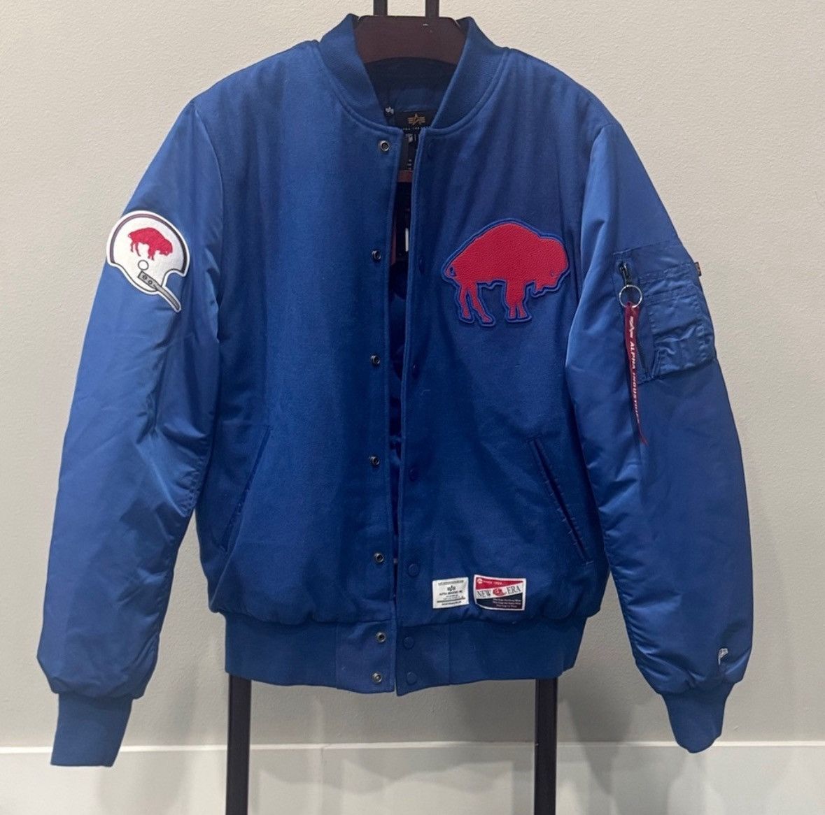 New Era Alpha Industries Historic MA-1 Buffalo Bills Varsity Jacket Size US L / EU 52-54 / 3 - 1 Thumbnail