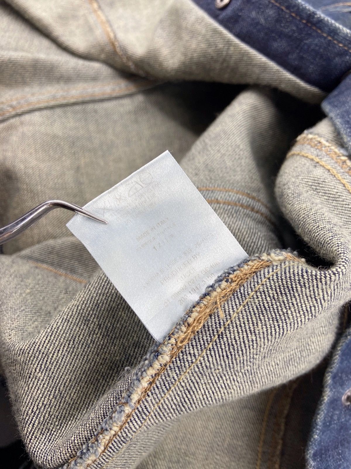 Gucci GUCCI by Tom Ford FW 2001 Washed Denim Buttoned Jacket Shirt Size S / US 4 / IT 40 - 9 Thumbnail