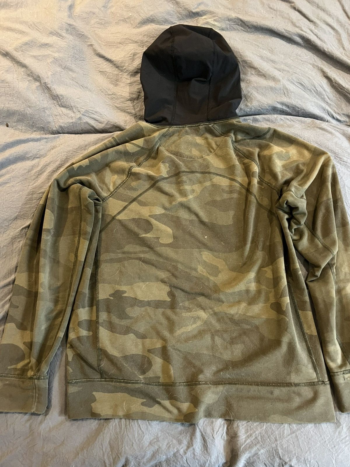 Abercrombie & Fitch Abercrombie and Fitch Camo Zipper Hoodie Small Size US S / EU 44-46 / 1 - 2 Thumbnail
