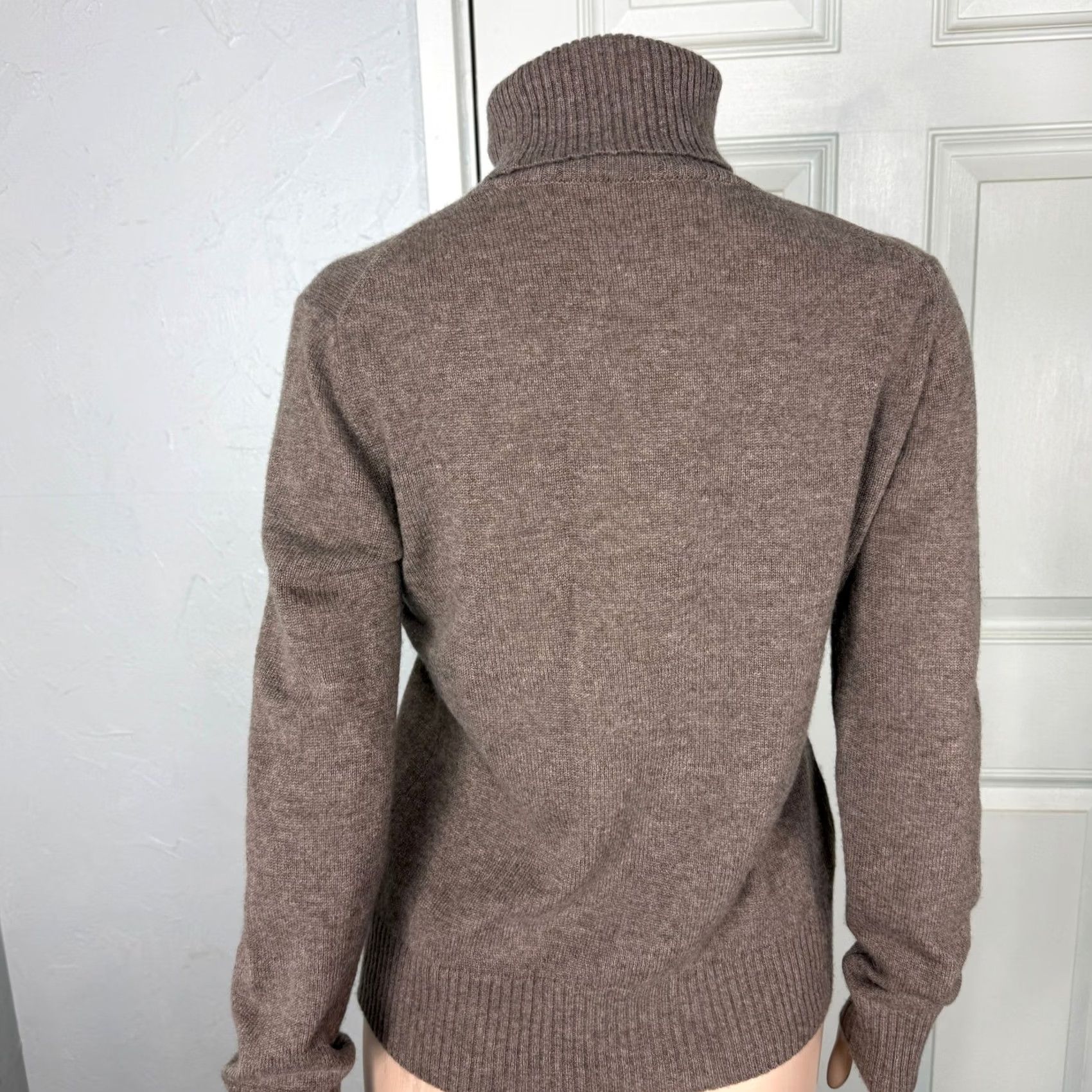 Vintage Meaghan Mac Sweater Womens S Brown Women Turtle Neck Cashmere Knit Size S / US 4 / IT 40 - 3 Thumbnail