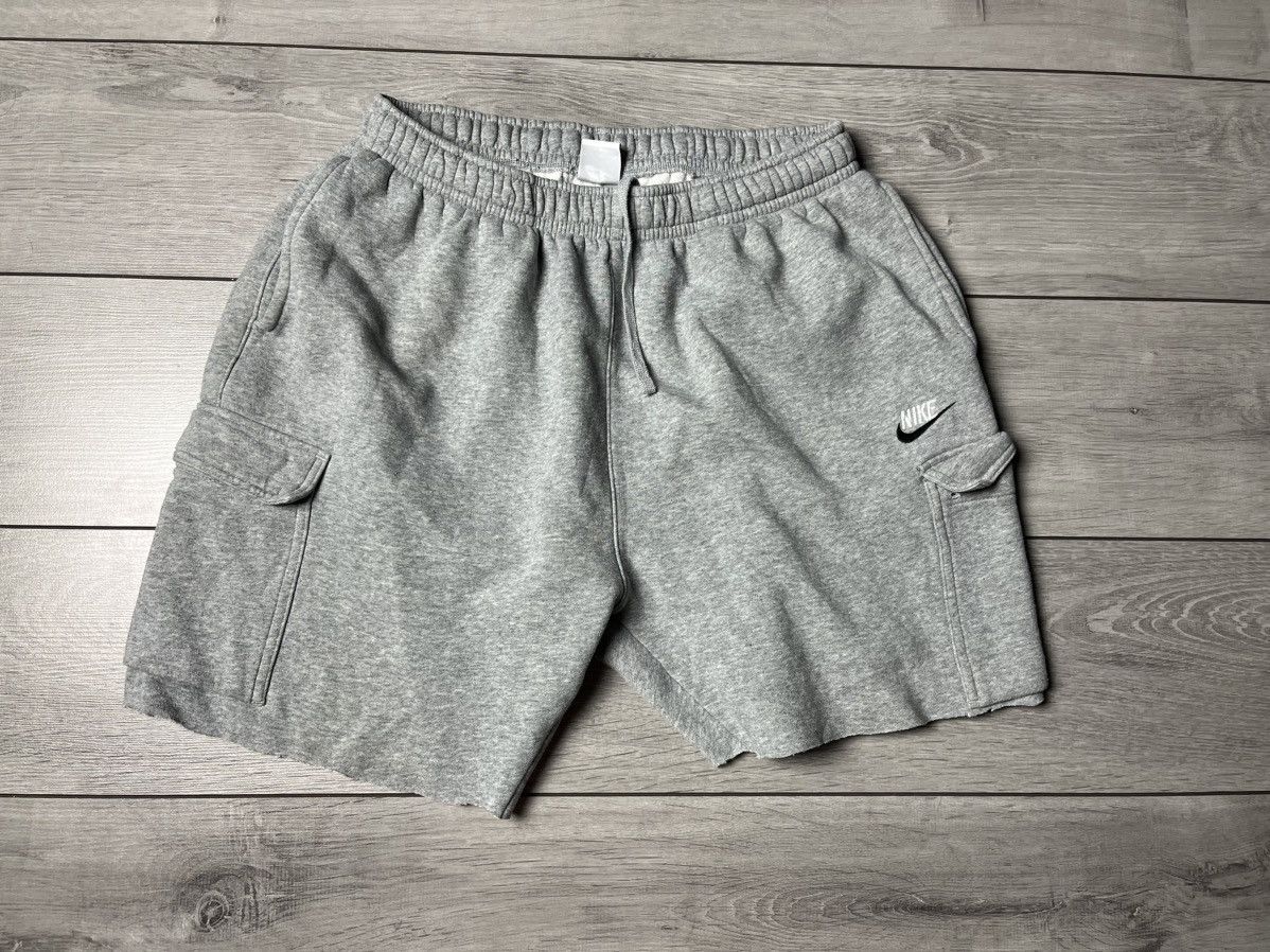 Nike Nike sweat shorts size XLarge Size US 36 / EU 52 - 1 Thumbnail