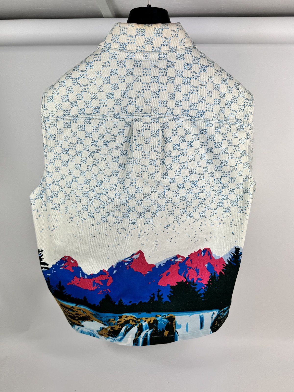 Louis Vuitton LANDSCAPE SHORT SLEEVE DENIM OVER SHIRT SS23 Size US XL / EU 56 / 4 - 2 Thumbnail