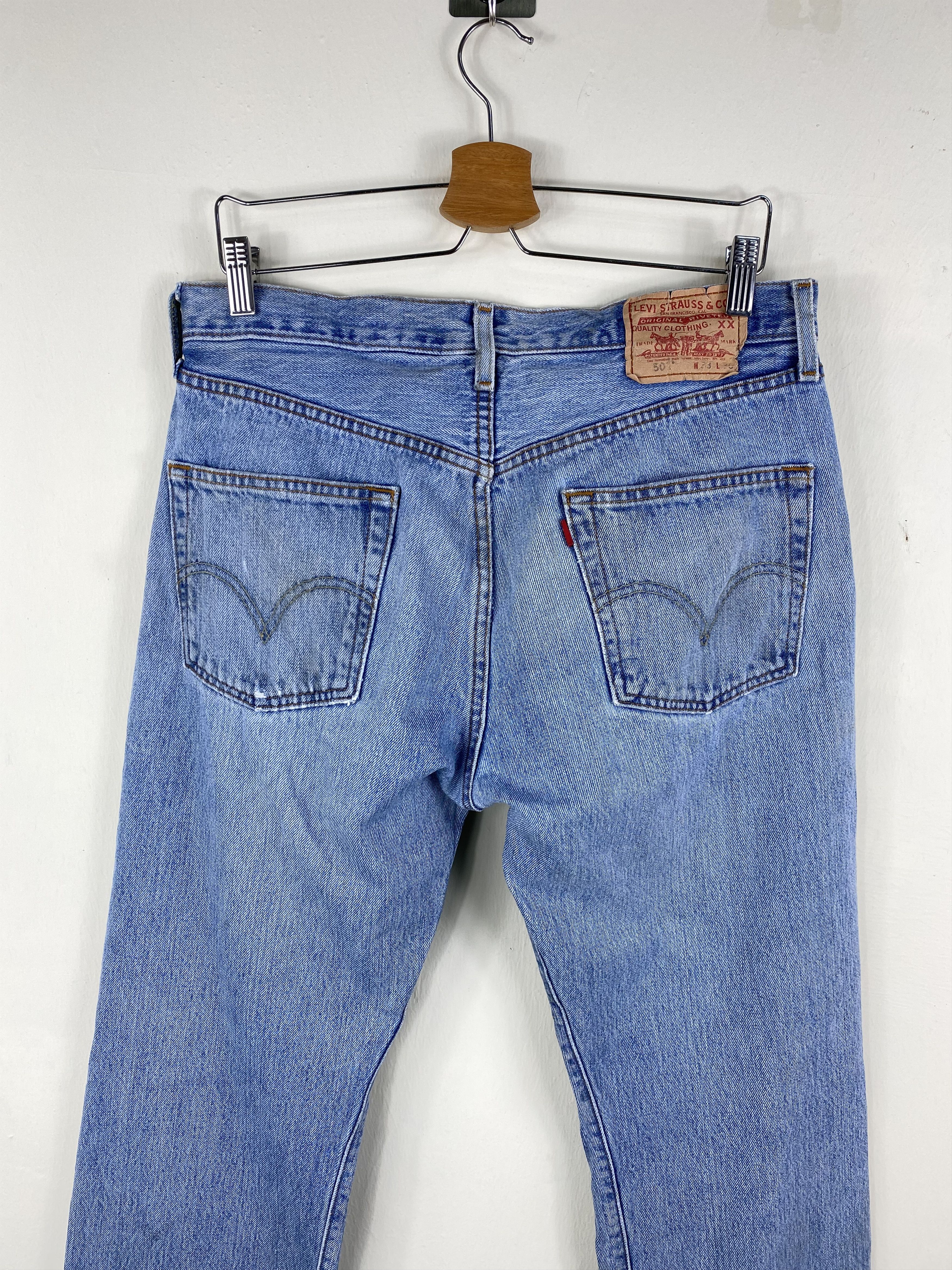 Levi's Vintage Clothing Vintage Levis 501 90s distressed dirty denim W33x29 inch Size US 33 - 7 Thumbnail