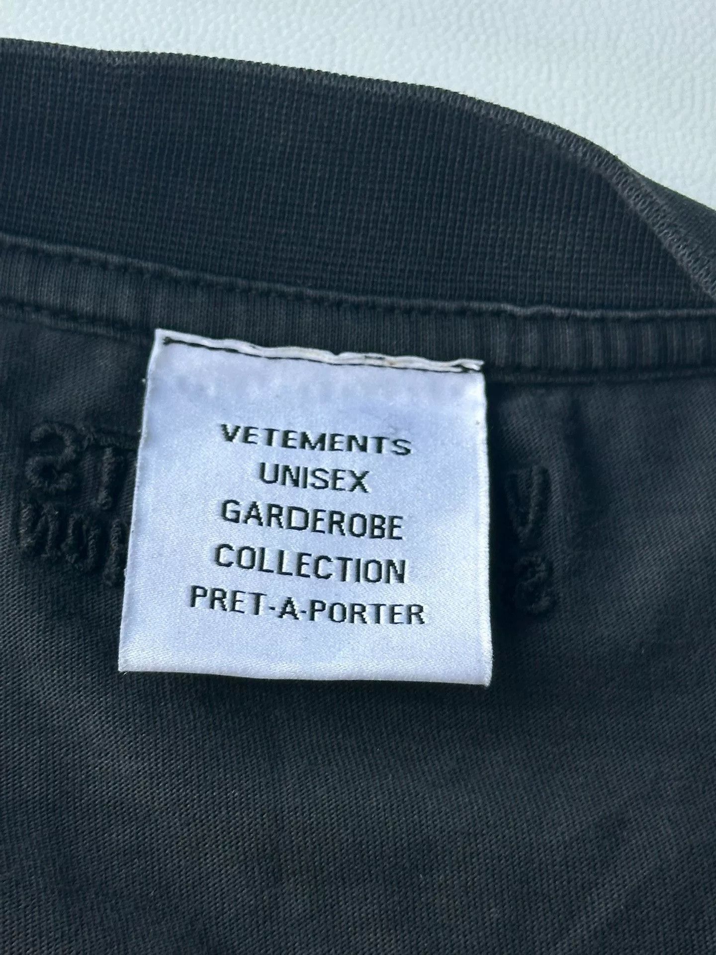 Vetements Vetements Logo Short-Sleeve T-Shirt Size US M / EU 48-50 / 2 - 3 Thumbnail