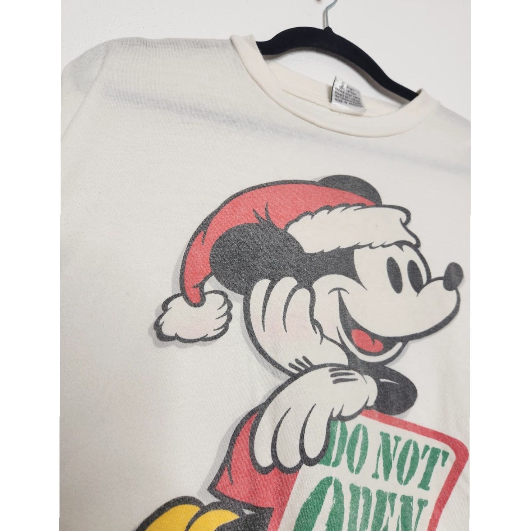 Disney VINTAGE Disney Store Mickey Mouse Christmas Boxy Oversized Shirt Unisex Adults XL White T-Shirt 90s Grunge AOP Funny Obscure Size XL / US 12-14 / IT 48-50 - 7 Thumbnail