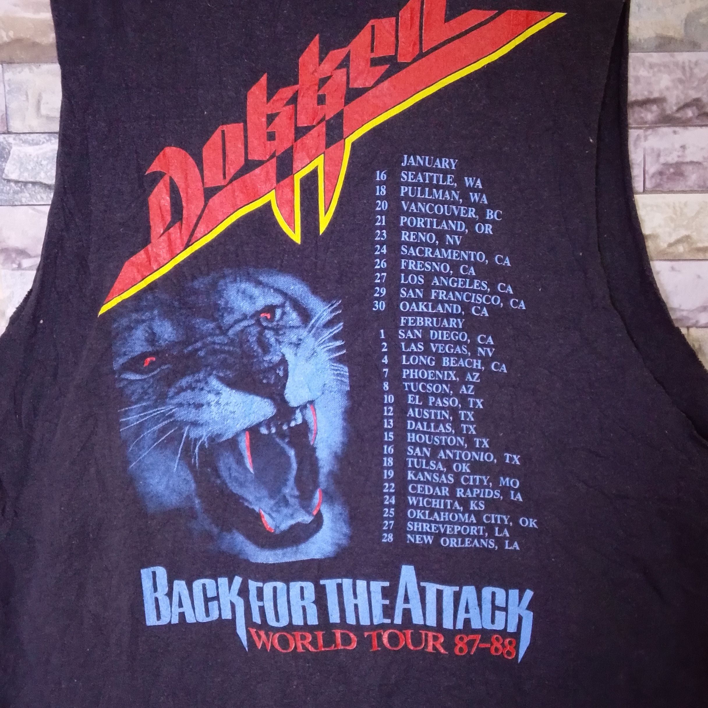 Band Tees Vintage 80s Dokken Back For The Attack World Tour Trash Tee Size US M / EU 48-50 / 2 - 7 Thumbnail