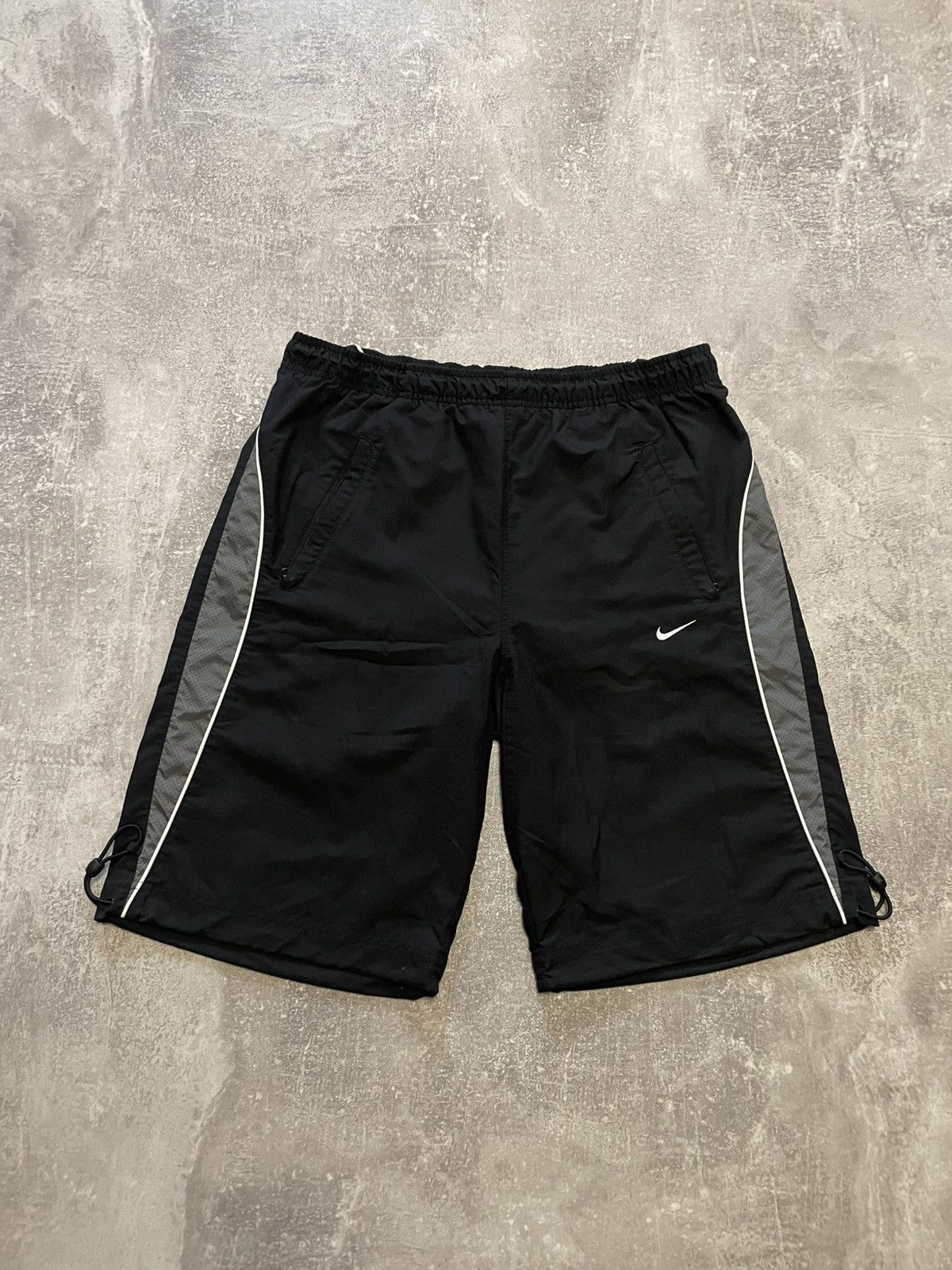 Nike × Vintage Vintage Nike Black Nylon Parachute Shorts Y2K Size M Size US 32 / EU 48 - 1 Thumbnail