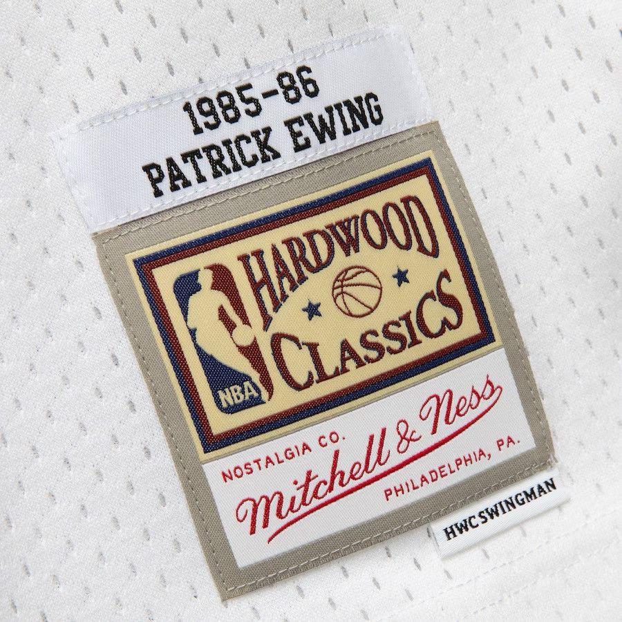 Mitchell & Ness Mitchell and Ness XL Throwback Ewing White Knicks 1985/86 Size US XL / EU 56 / 4 - 4 Thumbnail