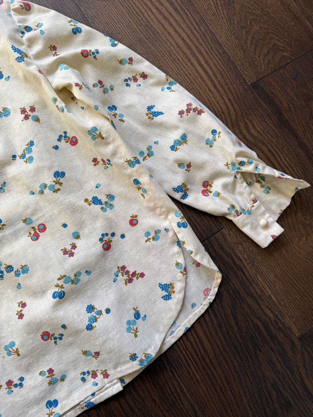 Vintage Vintage 60s Floral Berries Pointed Collar Button Up Shirt Size M / US 6-8 / IT 42-44 - 8 Thumbnail