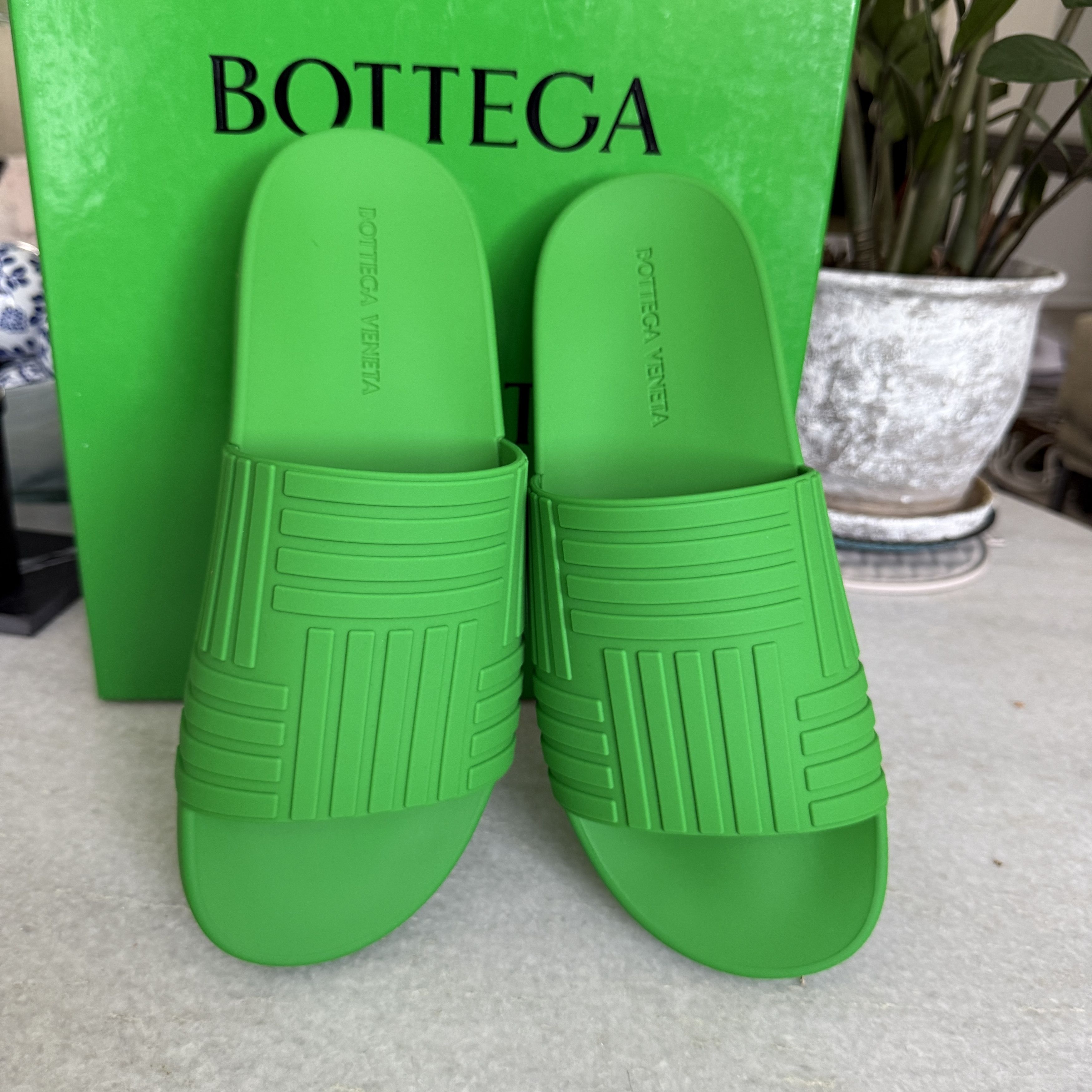 BOTTEGA VENETA 690105 Men's Pool Slide Sandals, sz 45