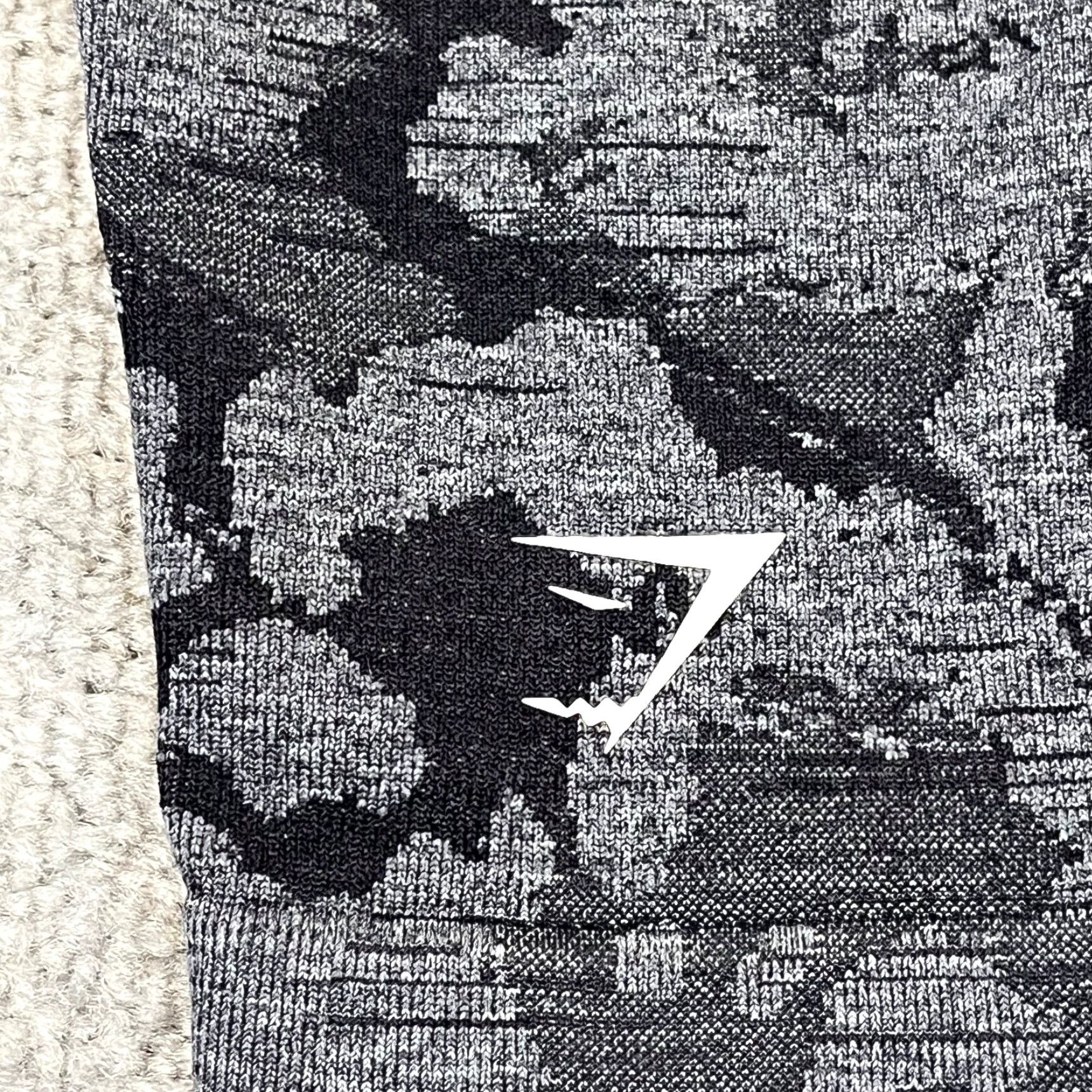 Gymshark Gymshark Leggings Womens XL 25" Gray Camo Athletic Workout Gym Lifting Size 40" / US 18 - 4 Thumbnail