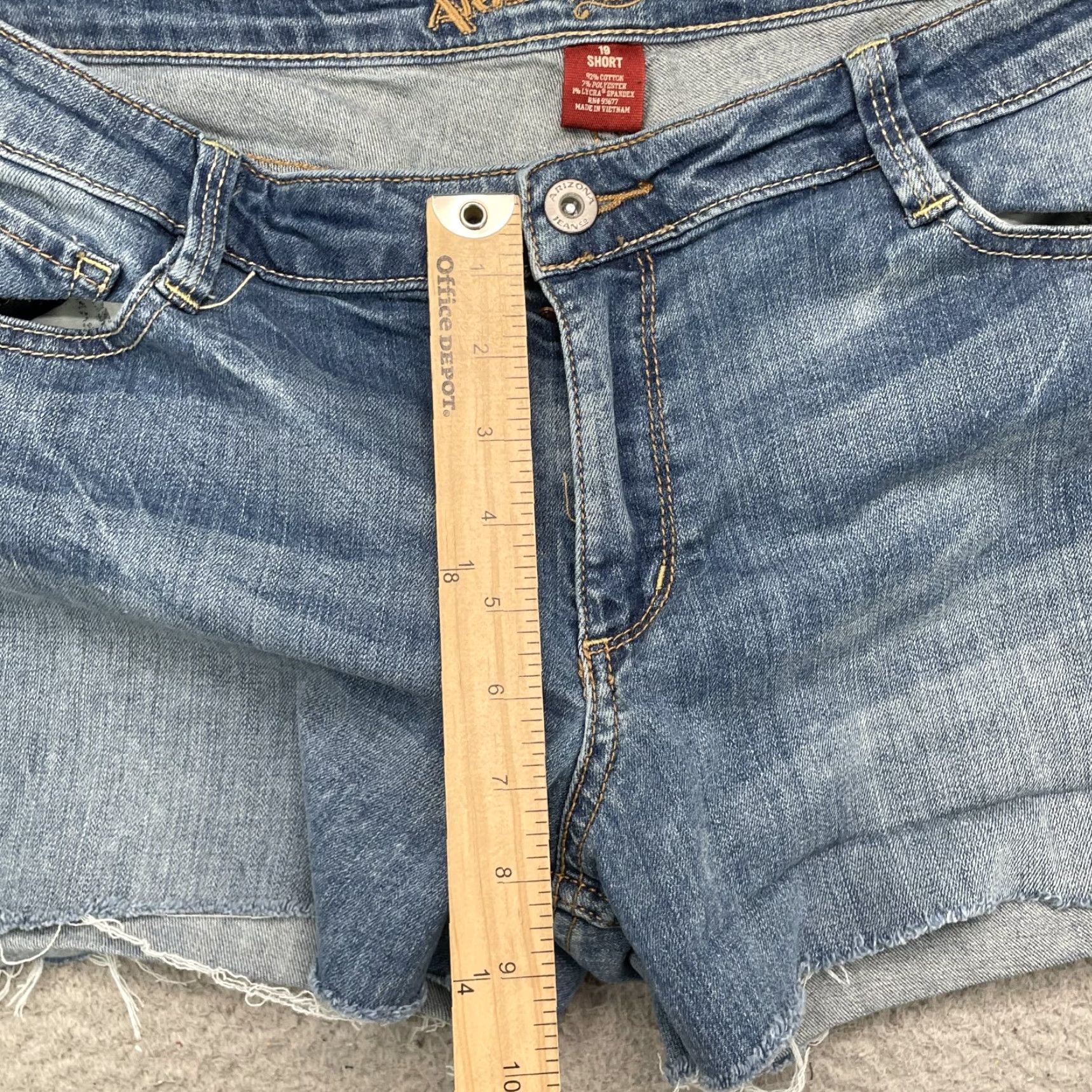 Vintage VINTAGE Arizona Jean Shorts Womens 19 Raw Hem Y2K Retro Daisy 90's American Preppy Rodeo Shirt? Size 40" / US 18 - 4 Thumbnail