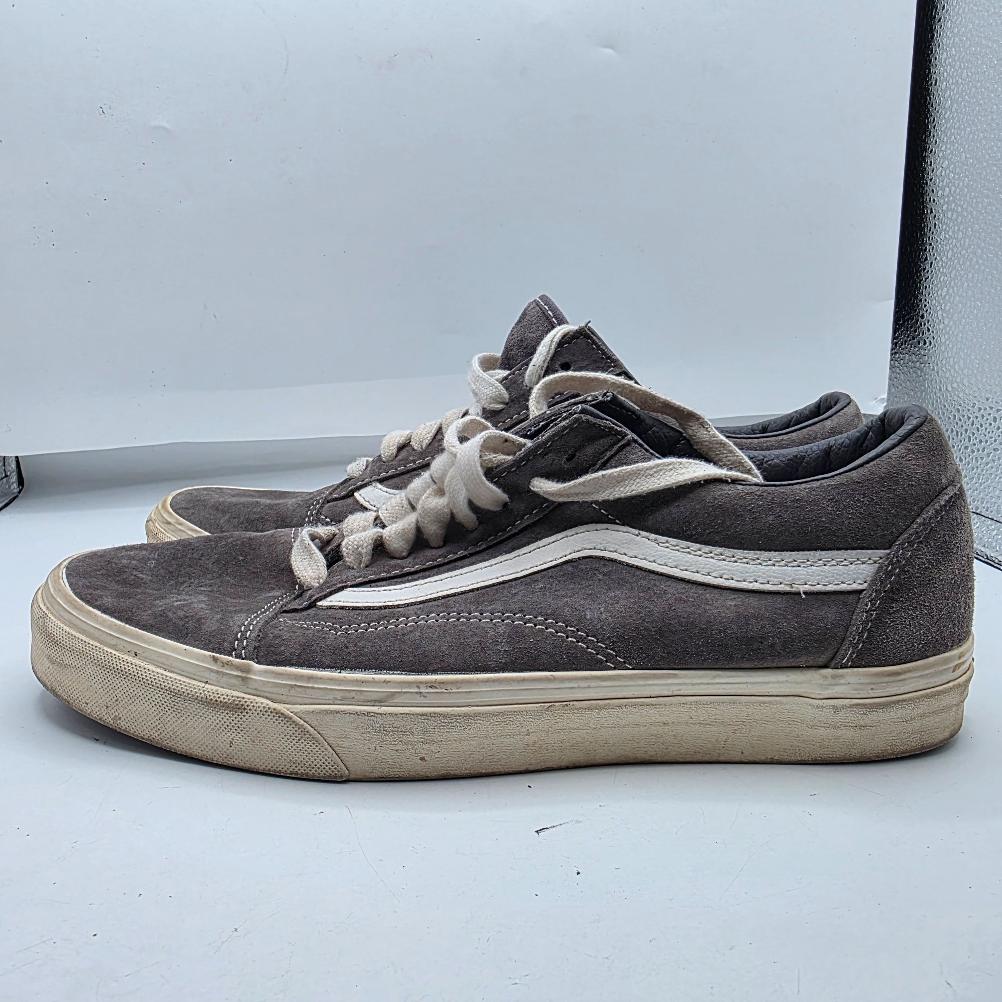Vans Vans Old Skool Pig Suede Mens Size 10 Gray Skate Shoes Walki Size US 10 / EU 43 - 13 Thumbnail