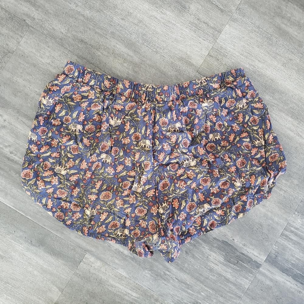 Forever 21 Navy Elephants & Floral F21 Flowy Short Size 32" / US 10 / IT 46 - 2 Thumbnail