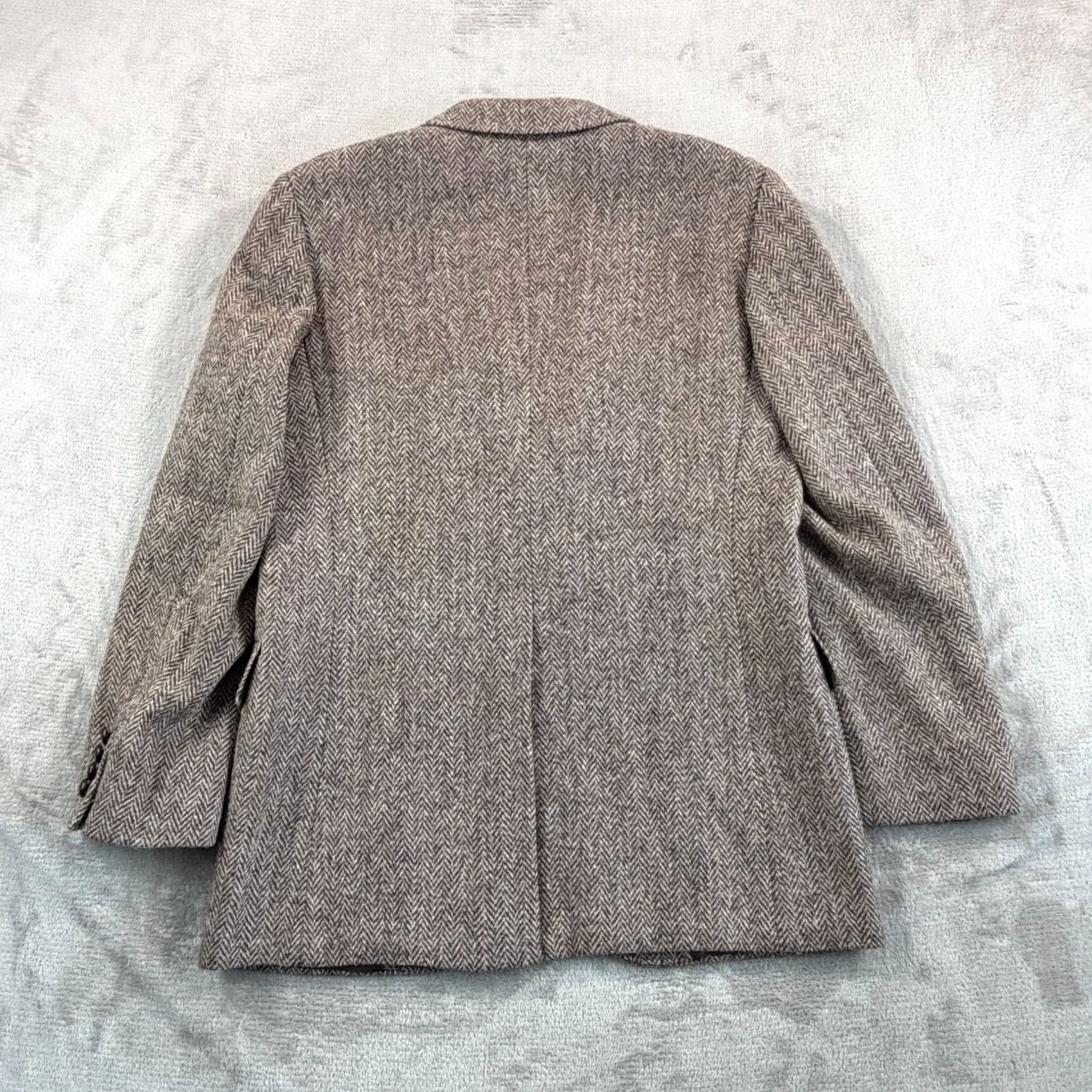 Harris Tweed VINTAGE Harris Tweed Blazer Sports Coat Brown Herringbone Men 40 USA Made Size 40R - 7 Thumbnail