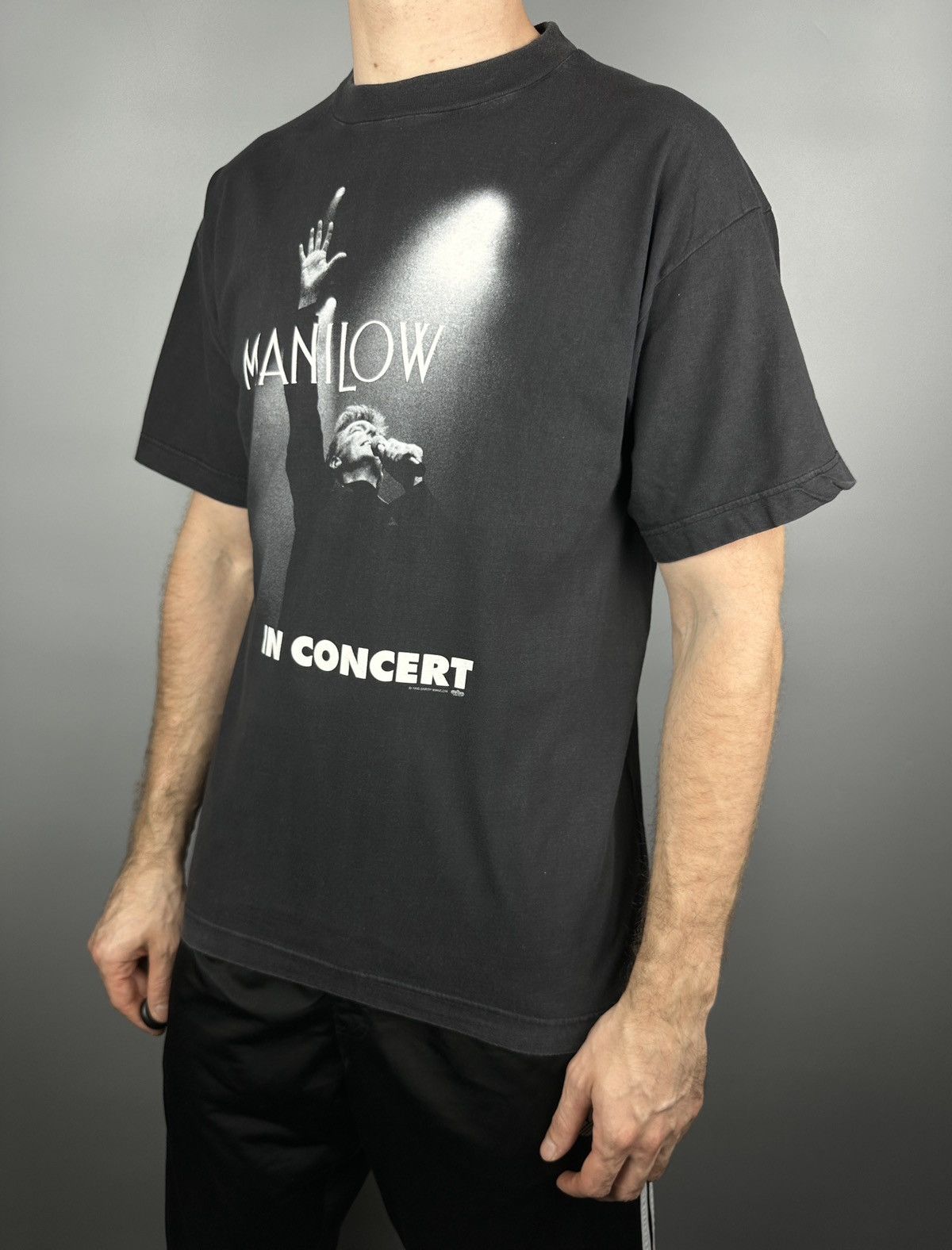 Vintage 90s Vintage Barry Manilow In Concert Tour T Shirt Tee Size US L / EU 52-54 / 3 - 13 Thumbnail