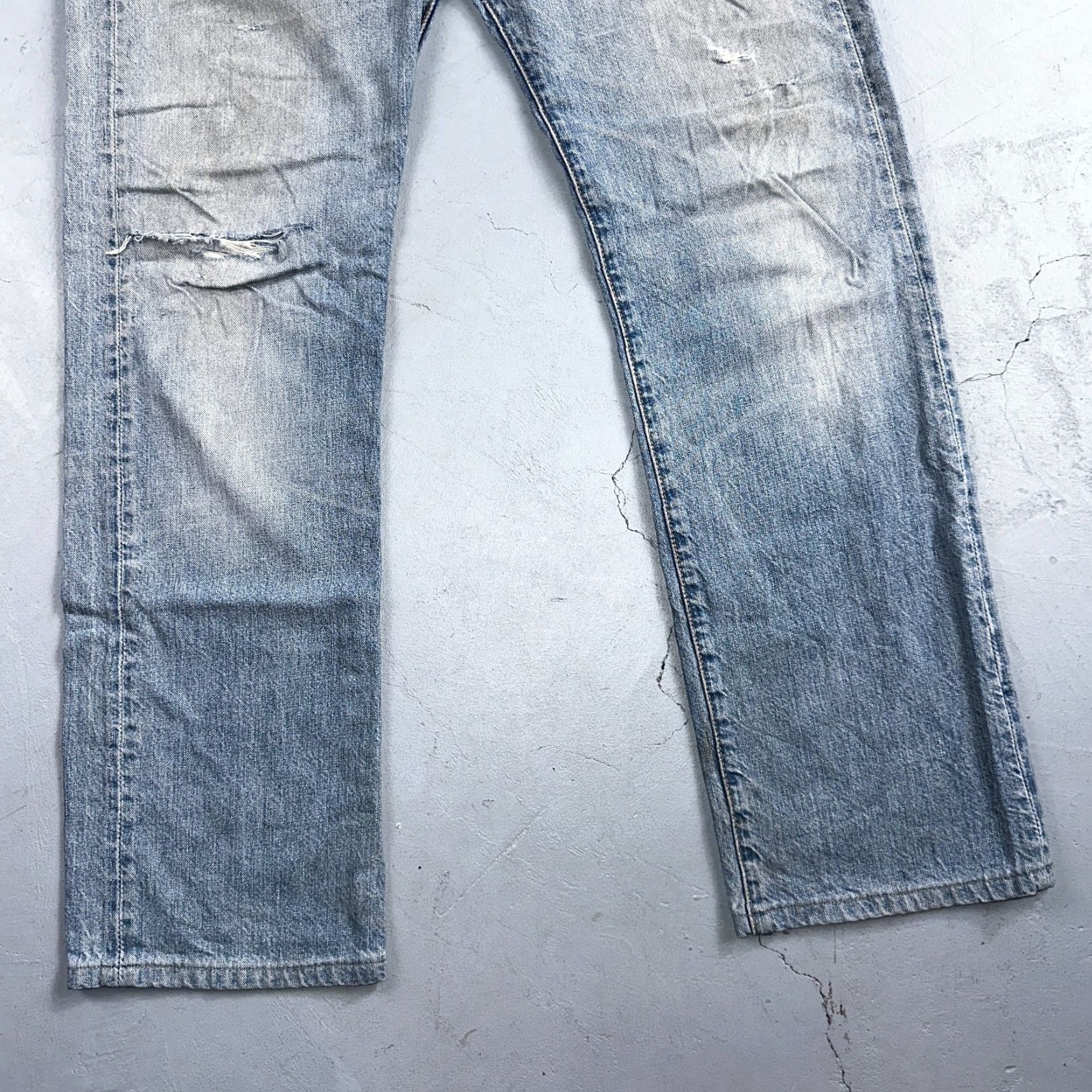 Levi's Levis 501 Vintage Y2K Straight Jeans 34x34 34 Inseam Blue Light Wash 90s Mens Levi's 501 Series Jeans Size US 34 / EU 50 - 3 Thumbnail