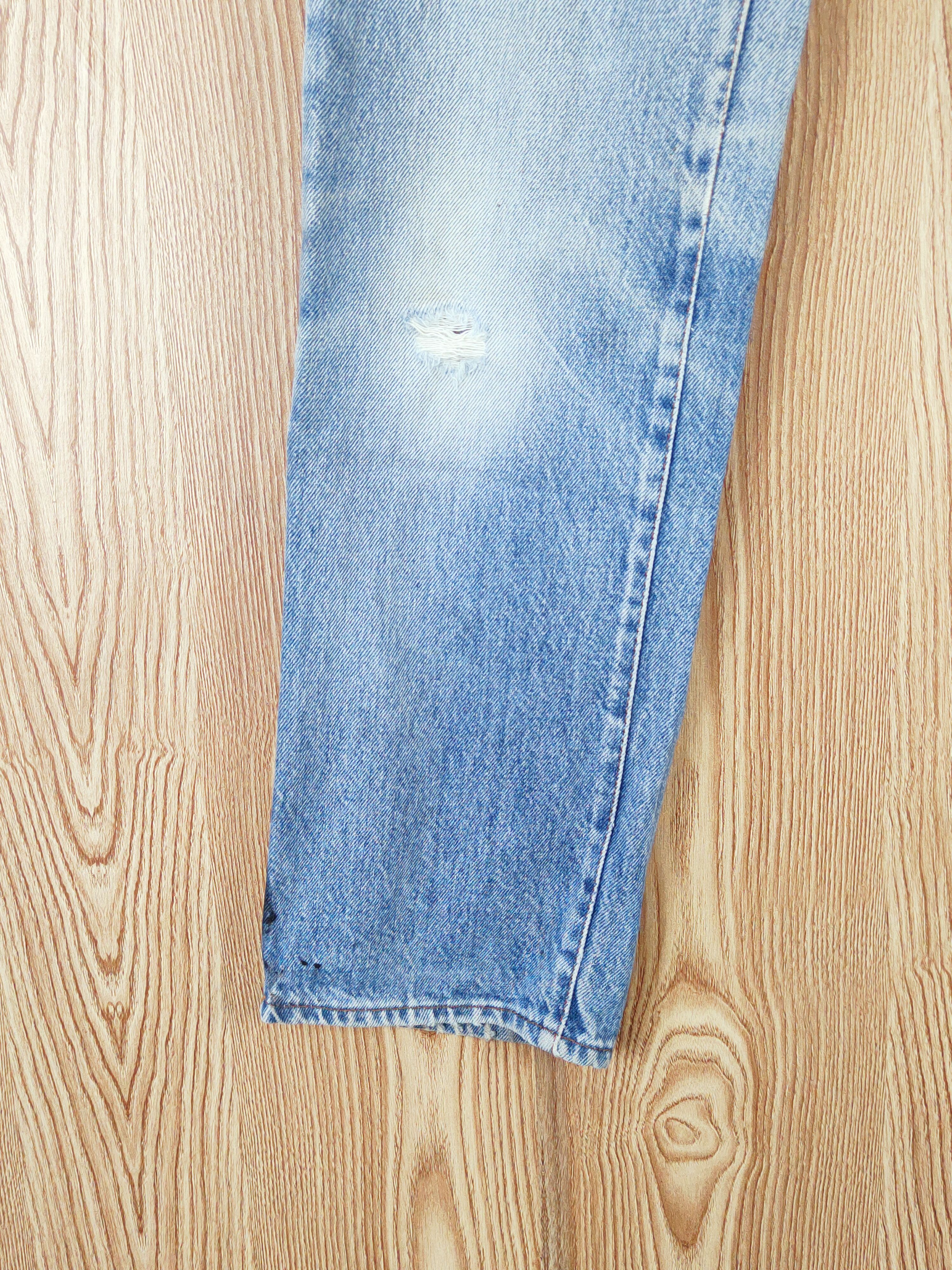 Japanese Brand Levi's Blue Distressed Ripped denim Jeans #W803 Size US 26 / EU 42 - 4 Thumbnail